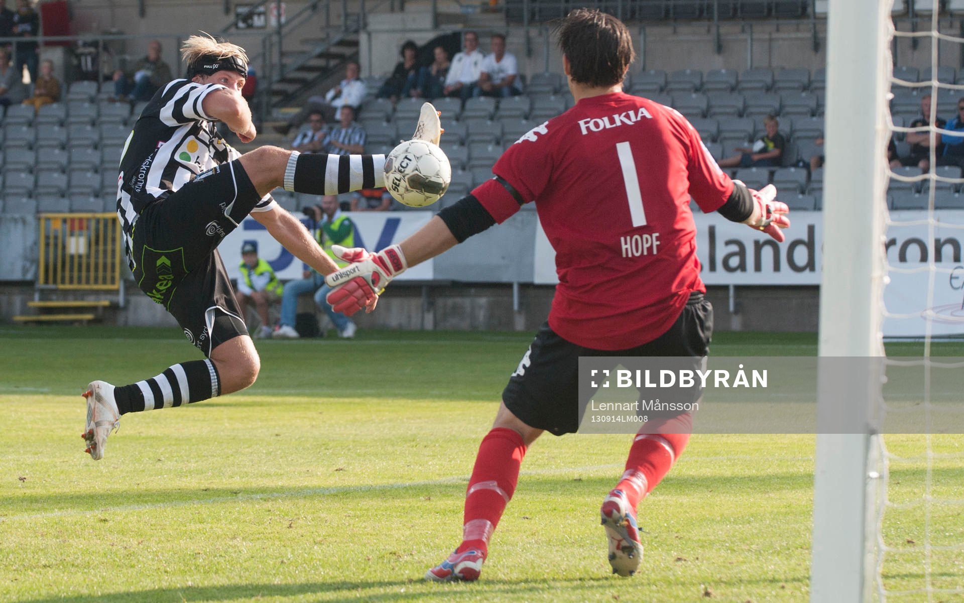 4-1, Fredrik Karlsson, landskrona stöter bollen förbi