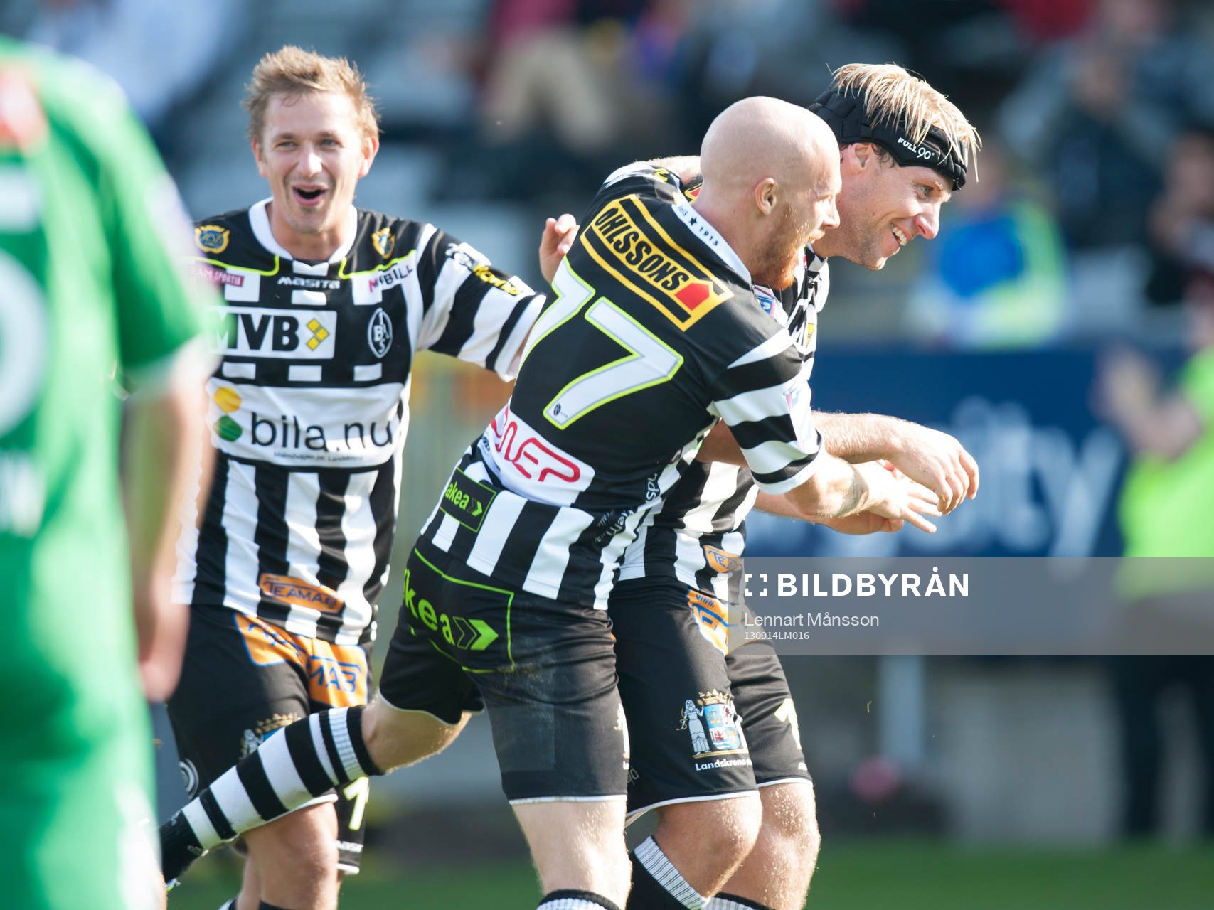 4-1, målskytten Fredrik Karlsson jublar