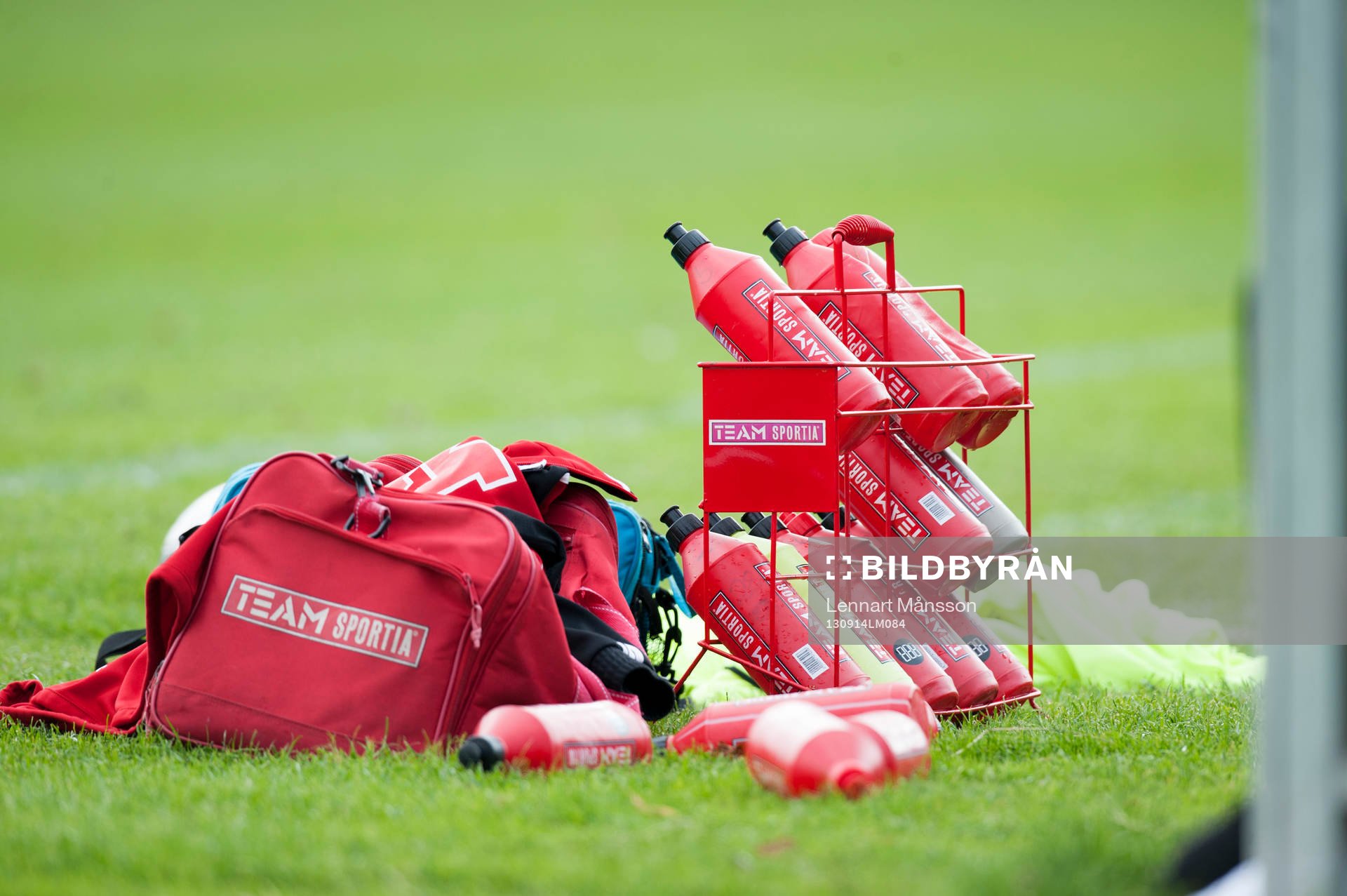 Småklubbsfotboll, vattenflaskor