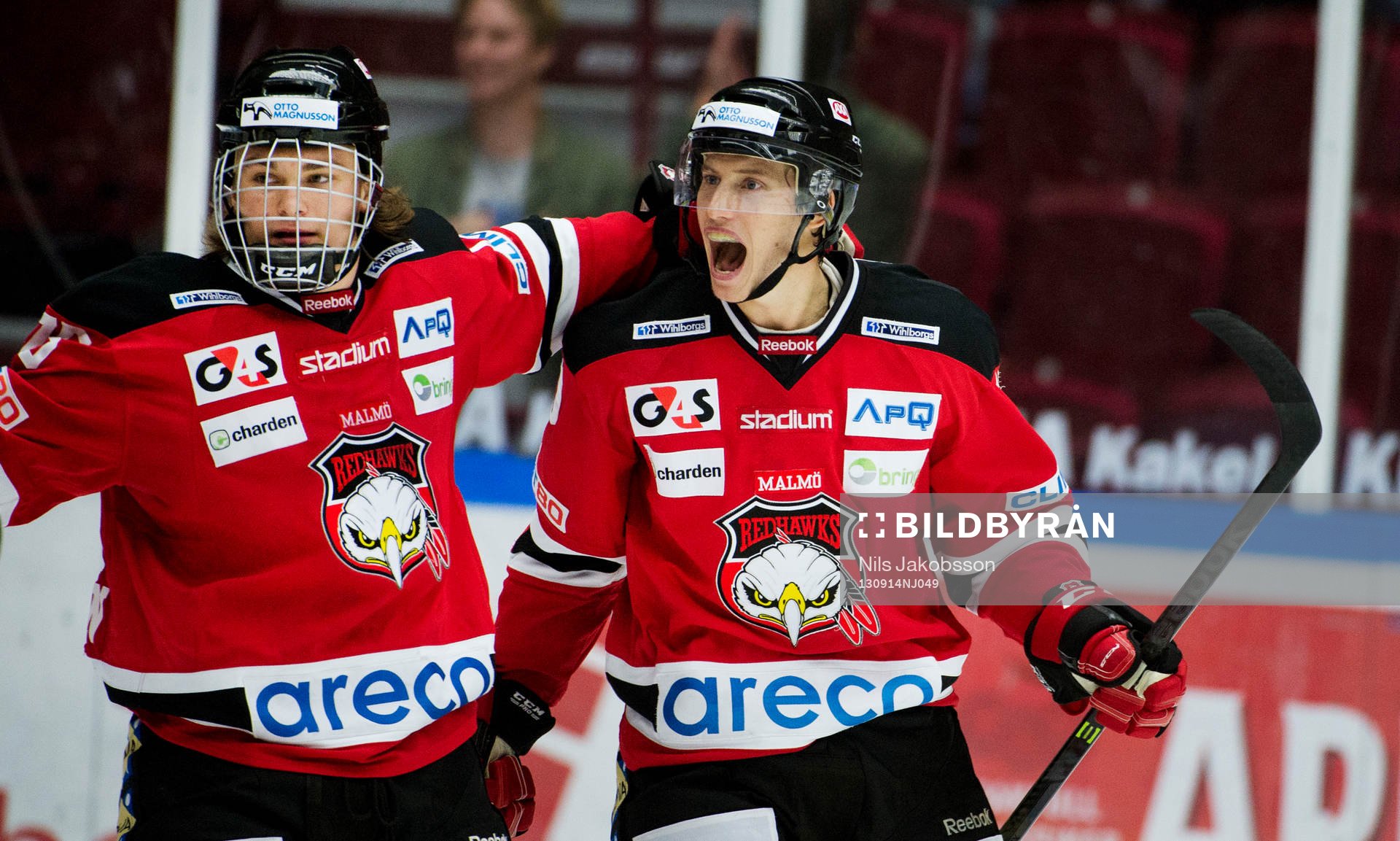 Malmö Redhawks Rasmus Andersson jublar med målskytten