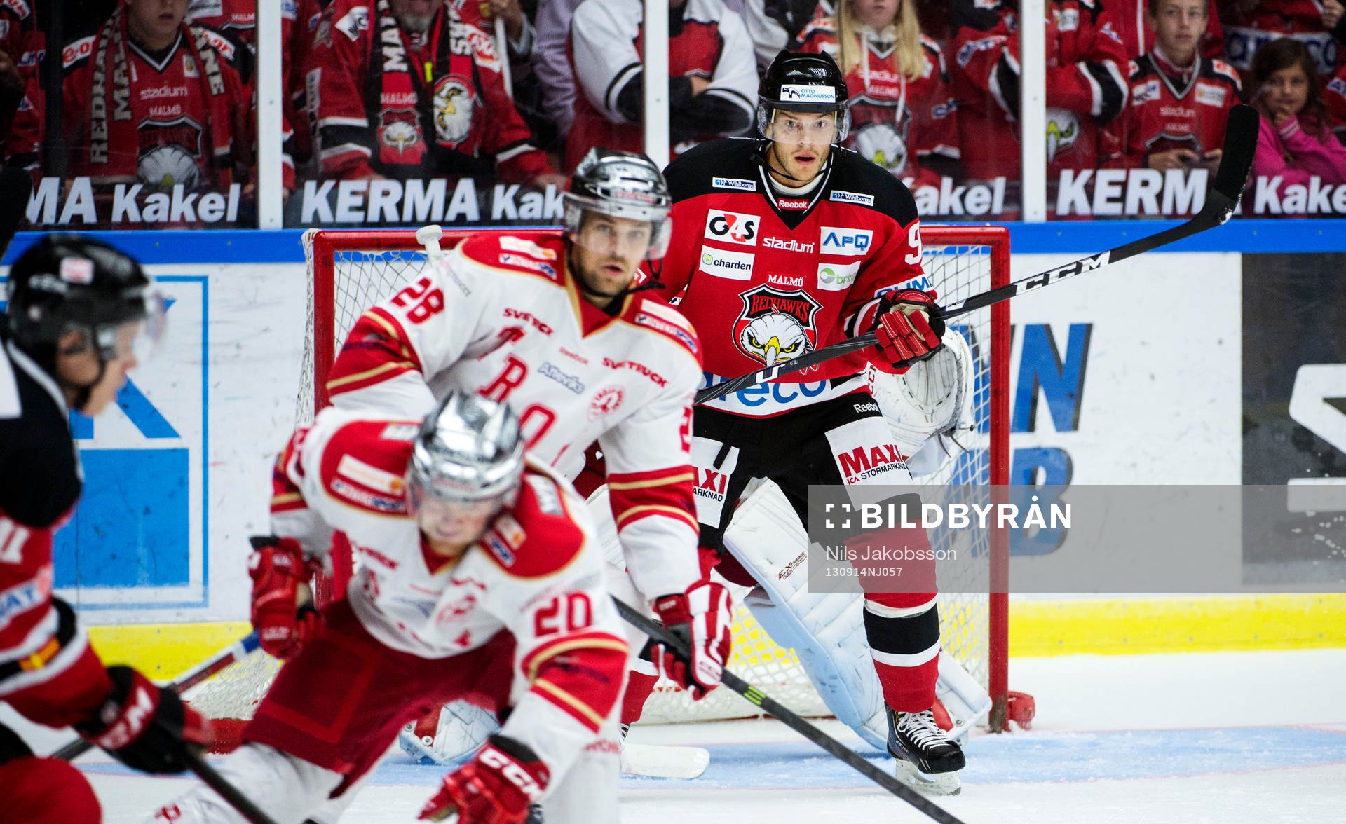 Malmö Redhawks Björn Svensson parkerar framför mål