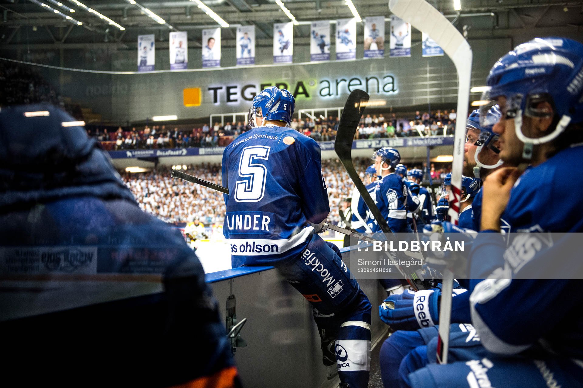 Tom Linder i Leksand sitter på sargkanten