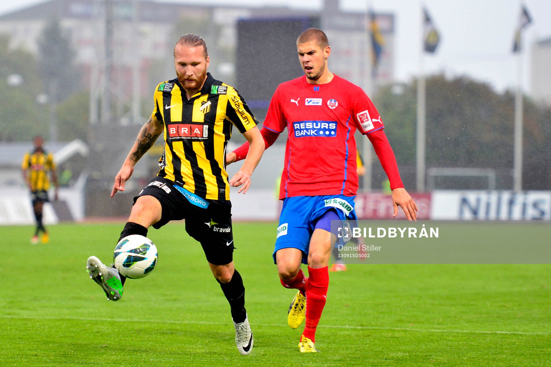 Häckens Emil Wahlström och Helsingborgs Robin Simovic