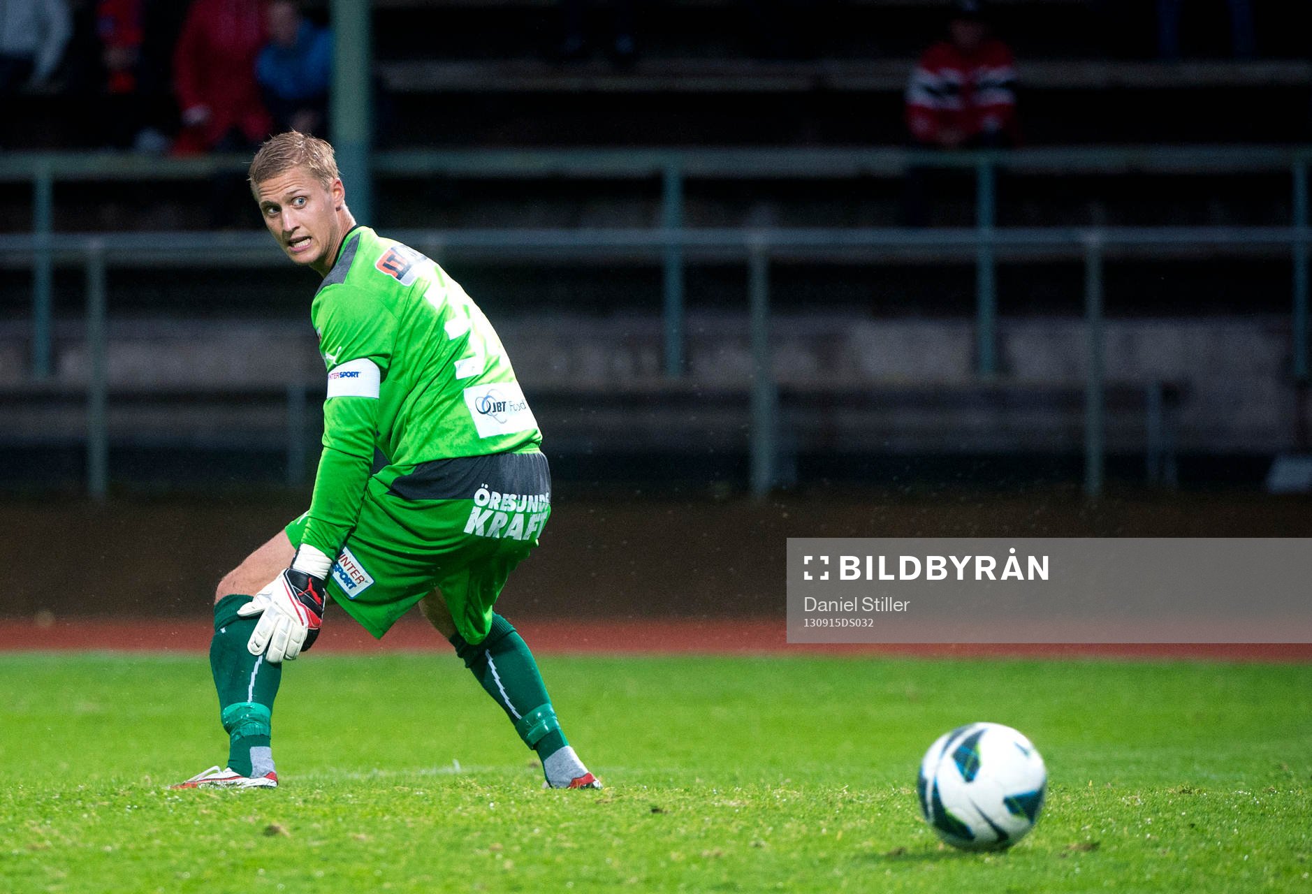 Helsingborgs målvakt Pär Hansson ser 3-2 rulla in