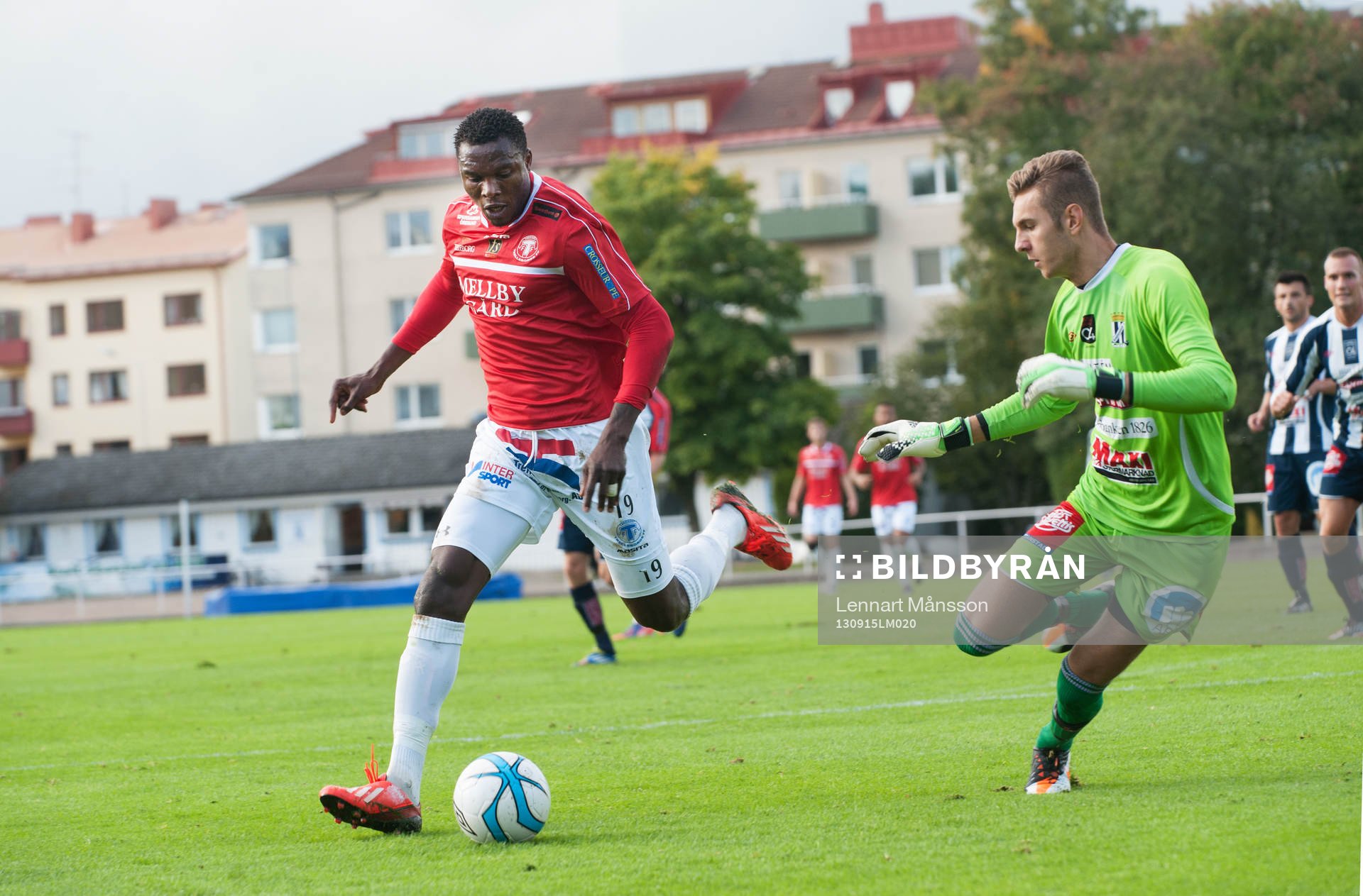 Edward Ofere, Trelleborg, fri med Kristianstads målvakt