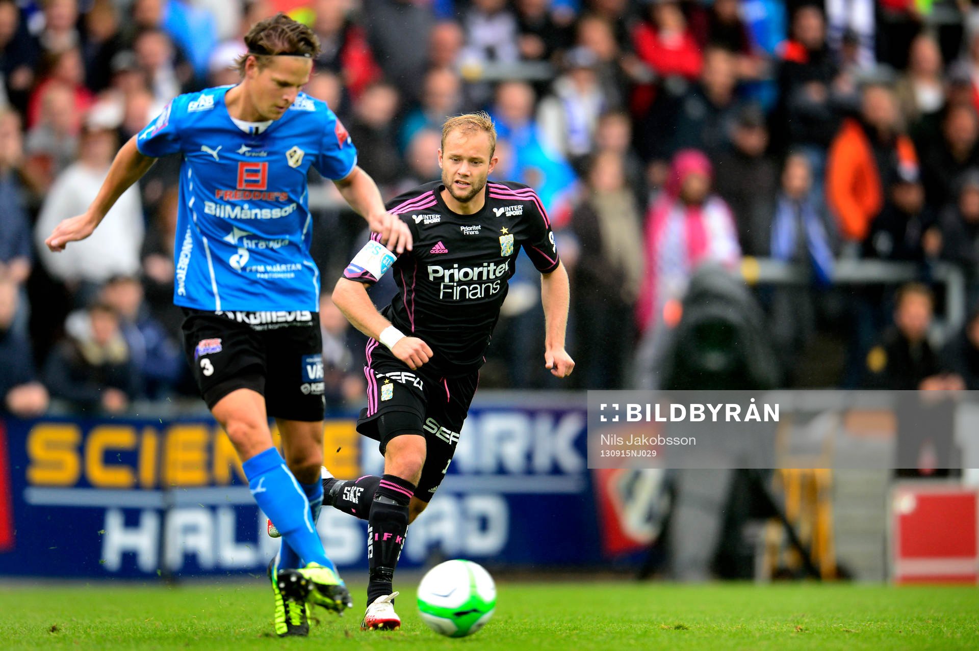 IFK Göteborgs Robin Söder och Halmstads Fredrik Liverstam