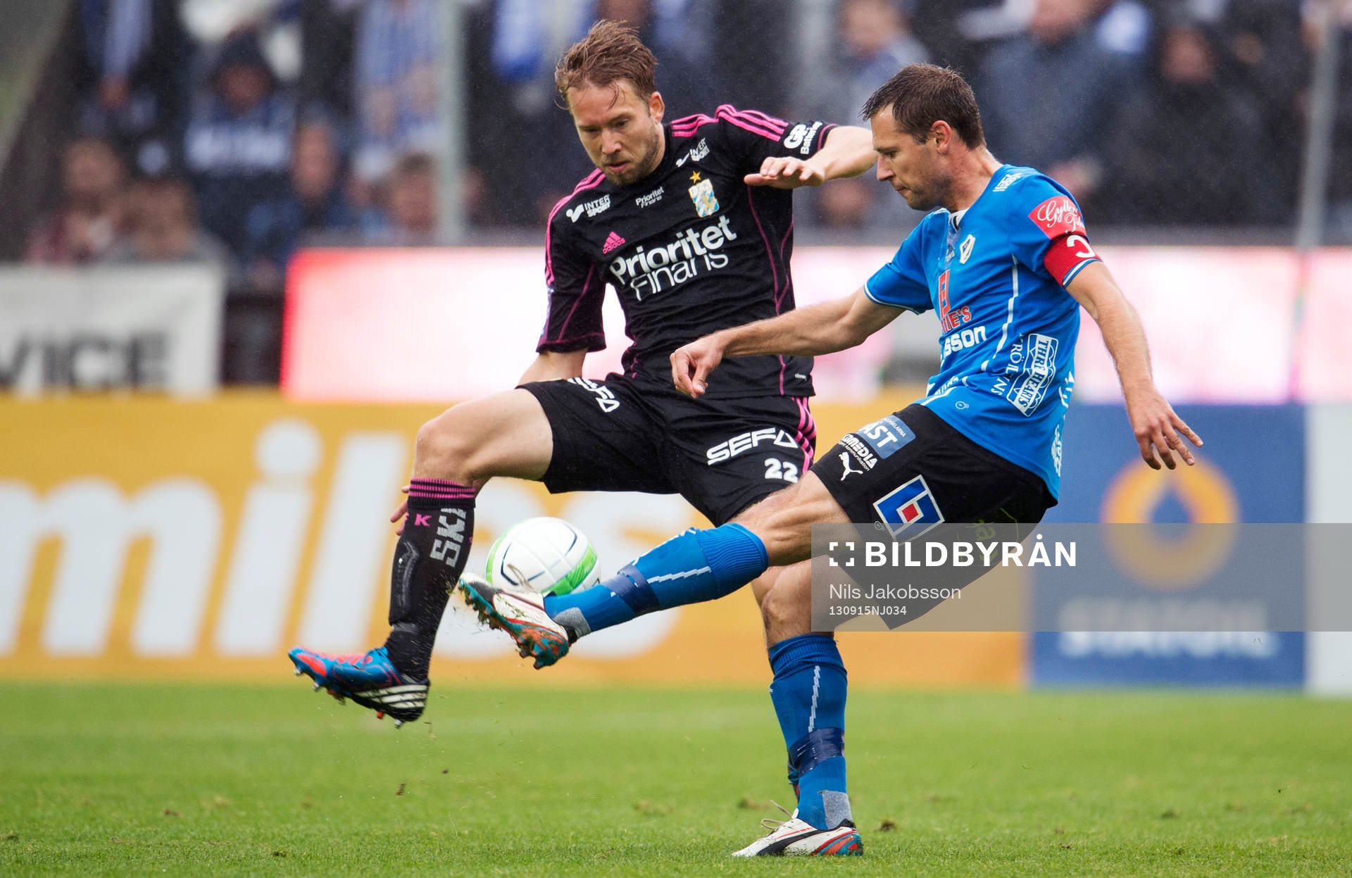 IFK Göteborgs Adam Johansson och Halmstads Stefan Selakovic