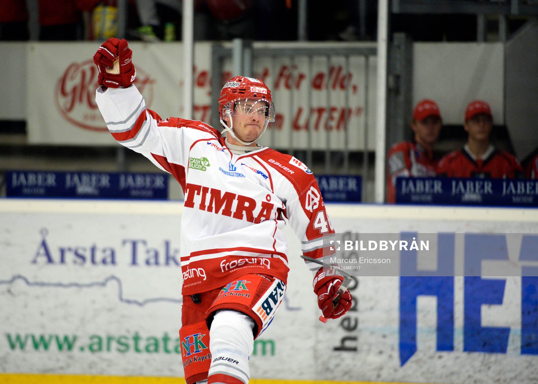 Timrås Oscar Johansson jublar