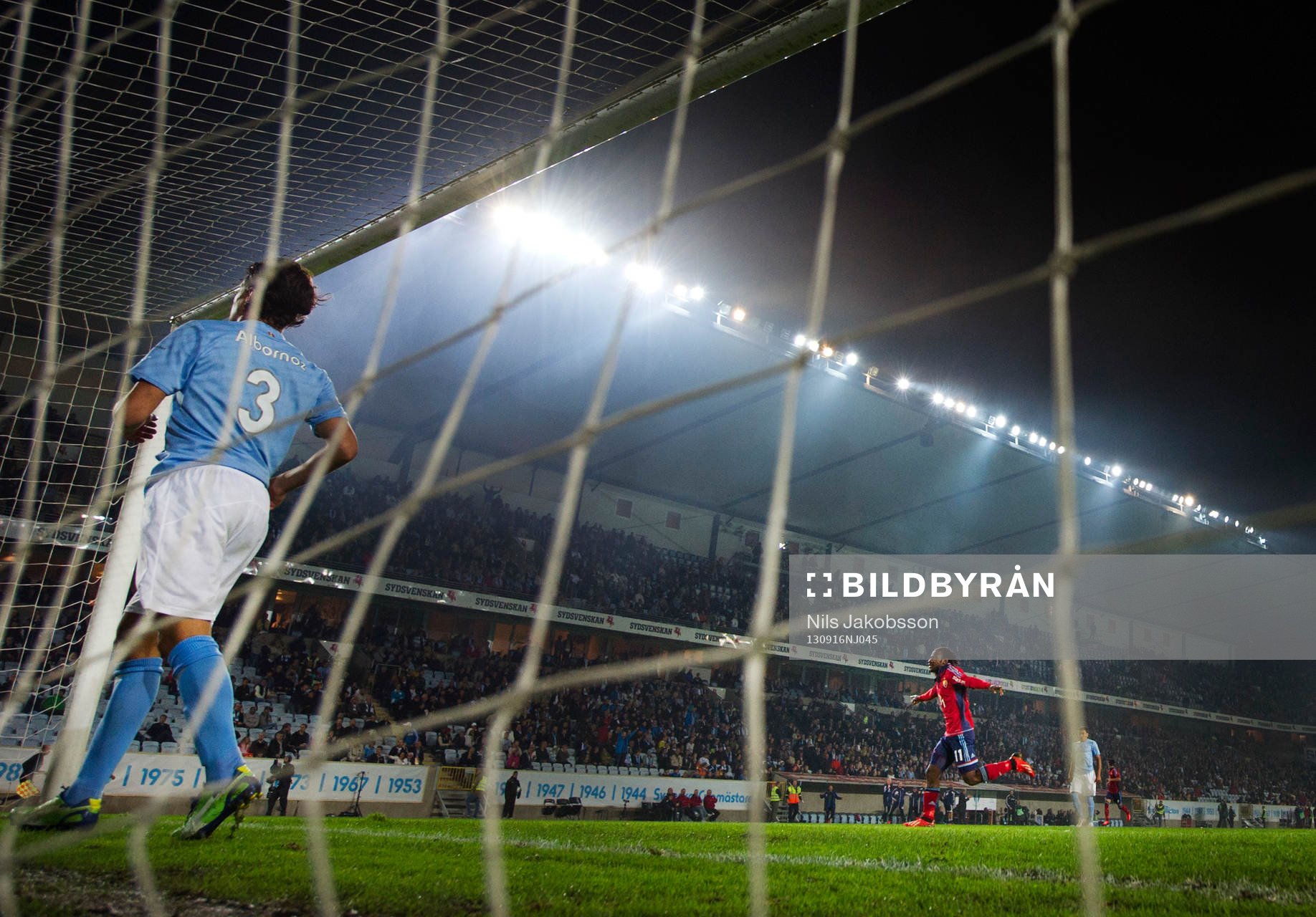 Amadou Jawo Djurgårdens jublar efter att ha gjort 0-2 under fotbollsmatchen i allsvenskan mellan Malmö FF och Djurgårdens IF den 16 september 2013 i Malmö.