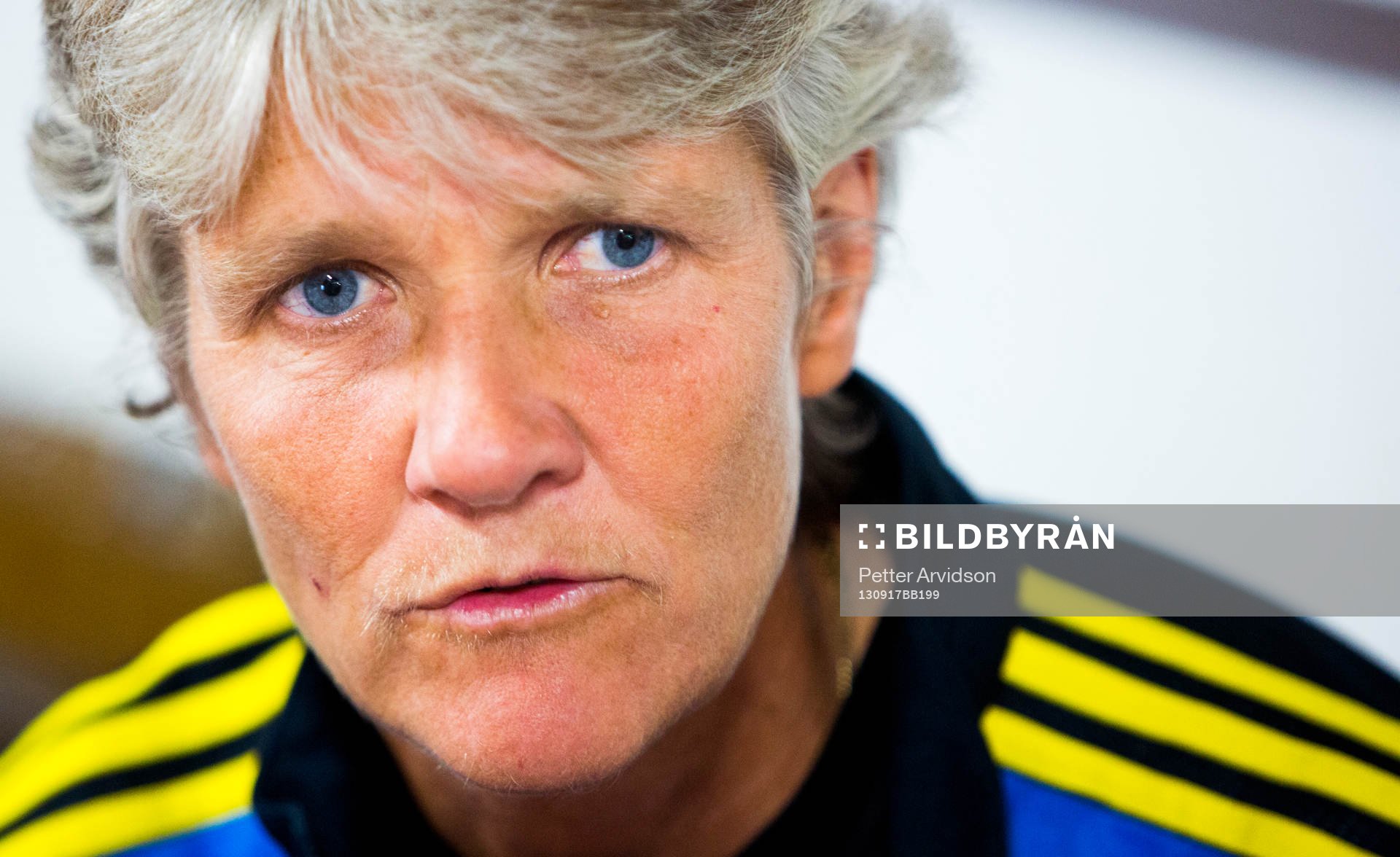 Förbundskapten Pia Sundhage i mixed zone