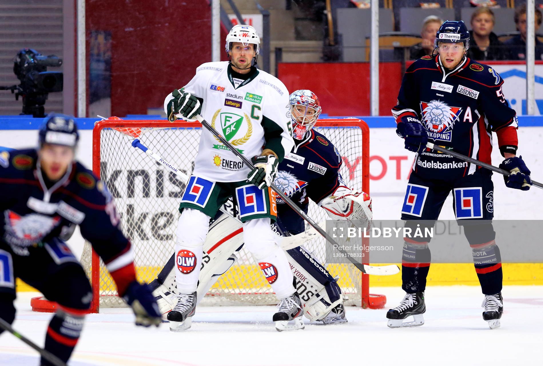 Linköpings målvakt Christian Engstrand i matchen mellan