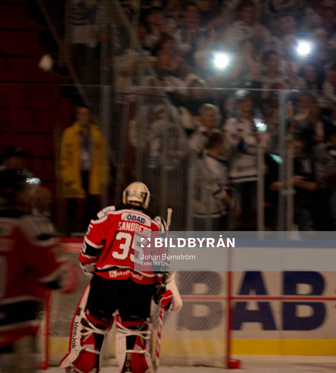 Tim Sandberg målvakt Örebro i mörkret i SHL mellan