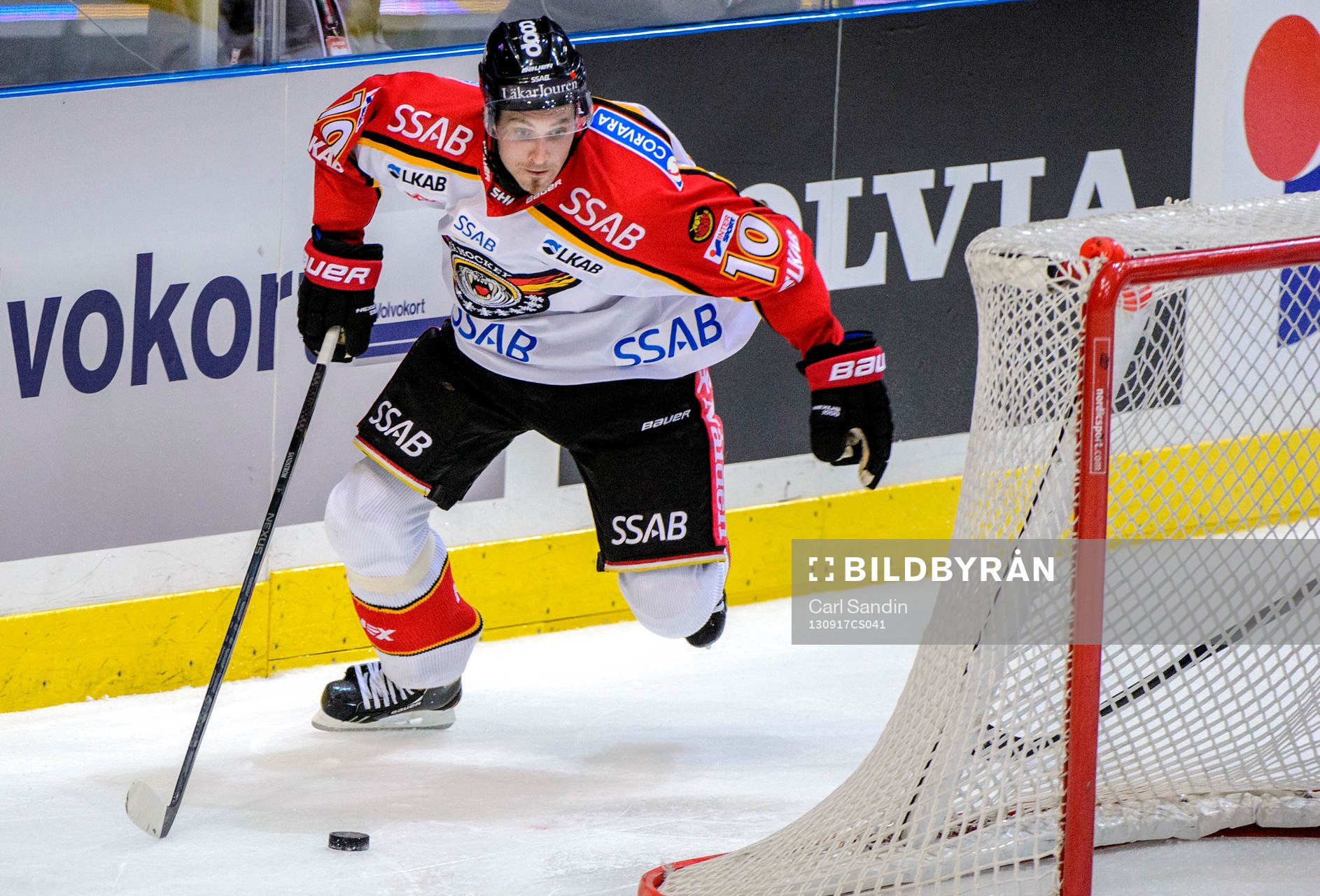 Luleås Johan Fransson med pucken
