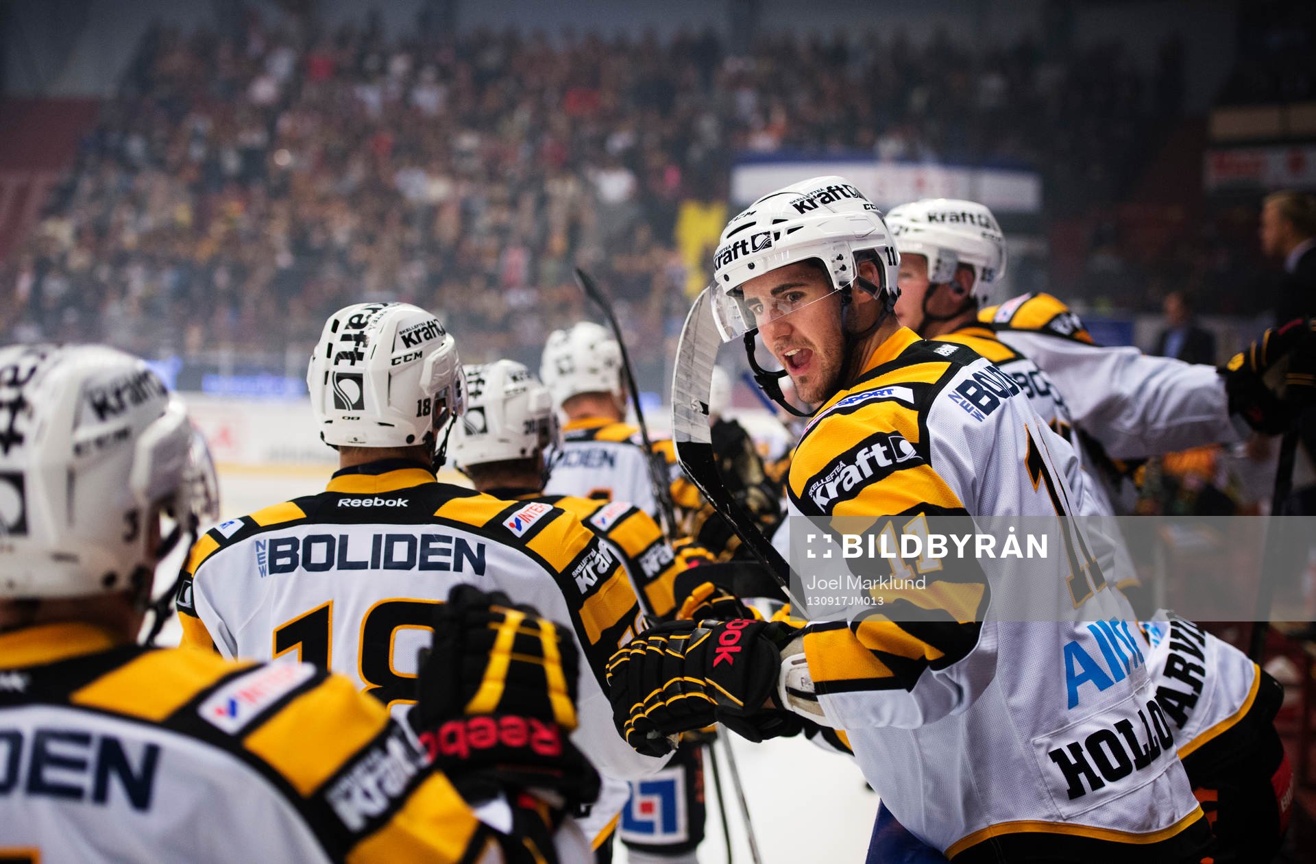 Skellefteås Bud Holloway jublar
