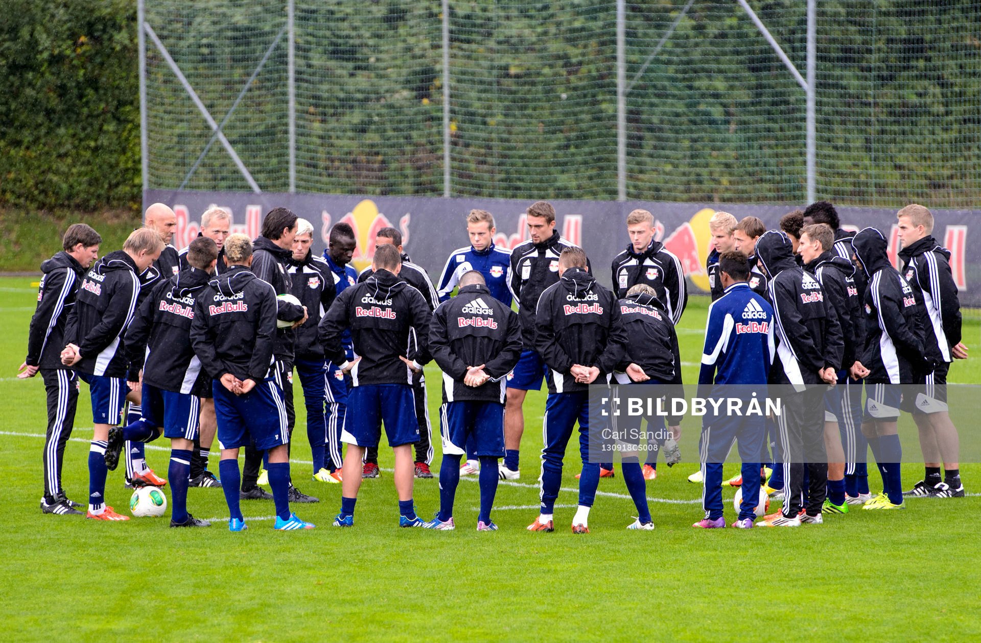 Red Bull Salzburg samlas innan träningen
