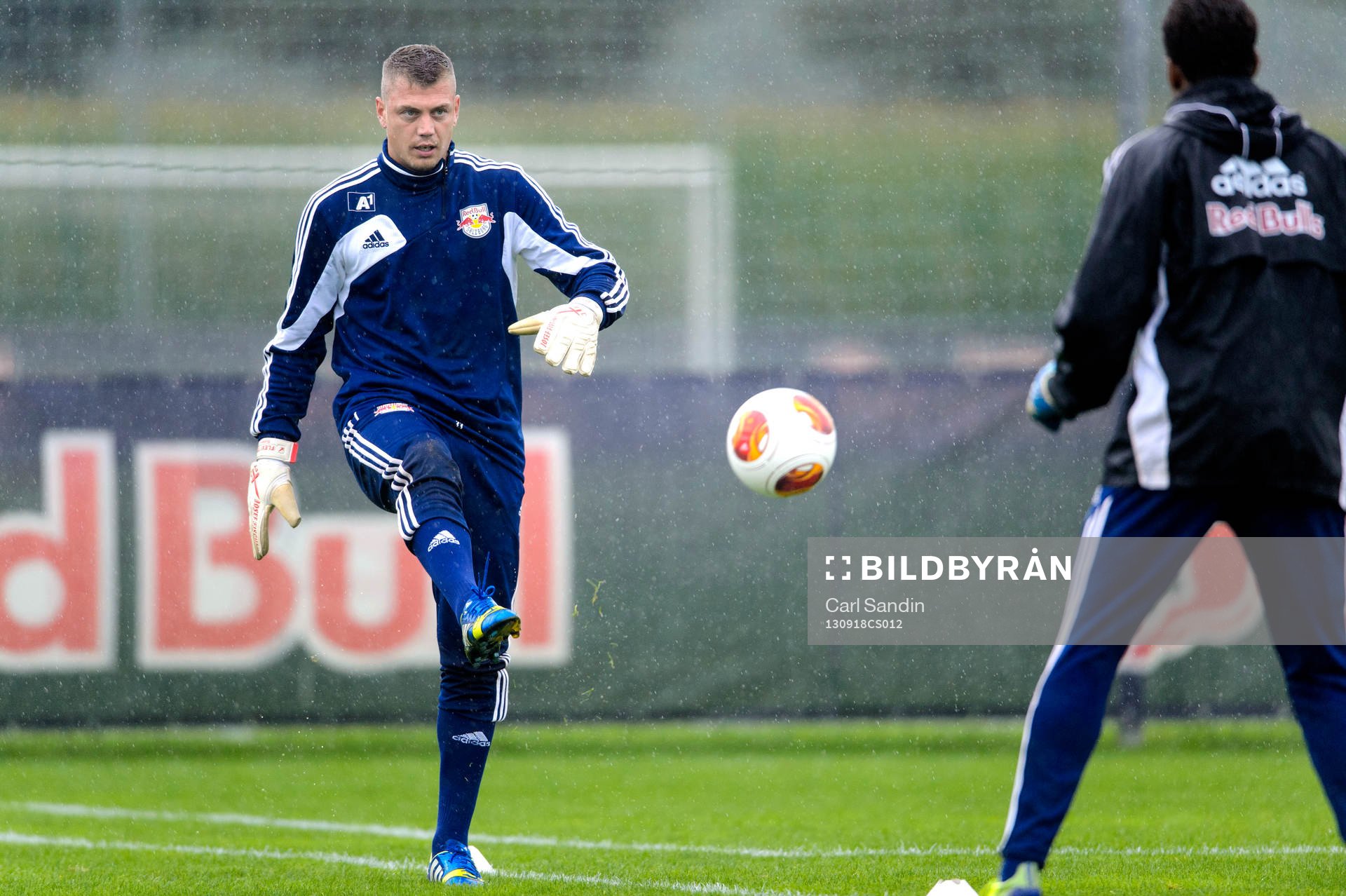 Red Bull Salzburgs målvakt Alexander Walke under träningen inför den första gruppspelsmatchen i fotbollens Europa League den 18 september 2013 i Salzburg, Österrike.
