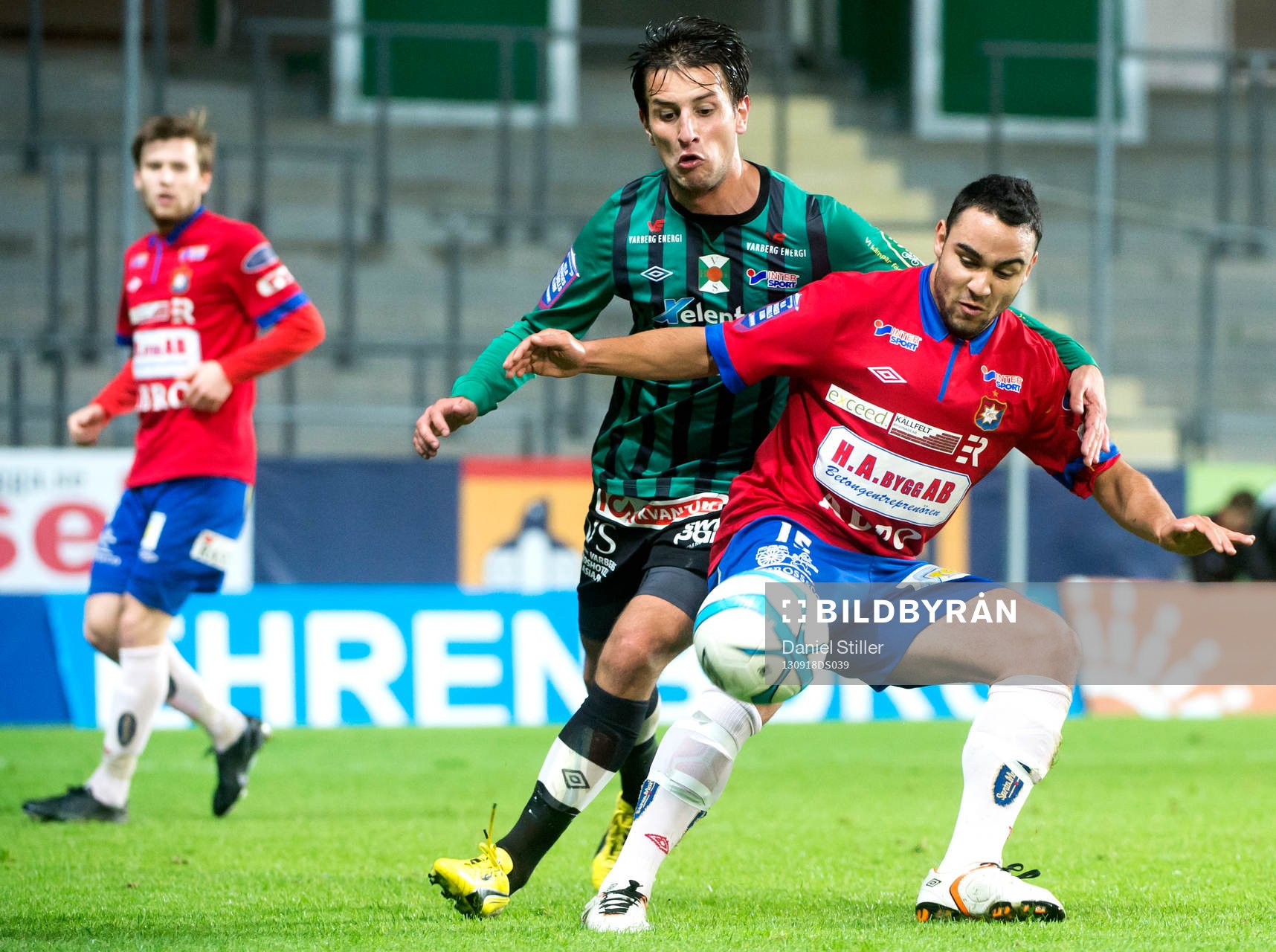 Örgrytes Richard Yarsuvat håller undan för Varbergs