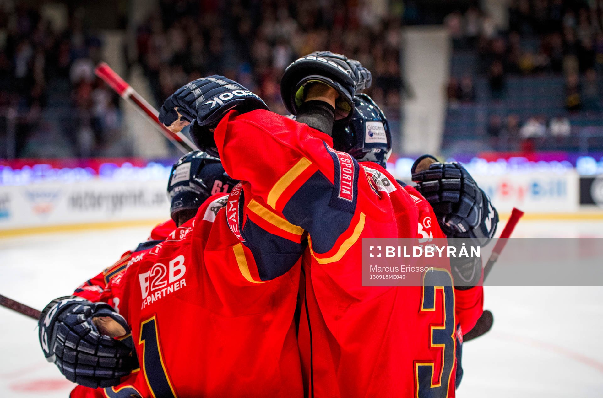 Kramar och jubel i Djurgården