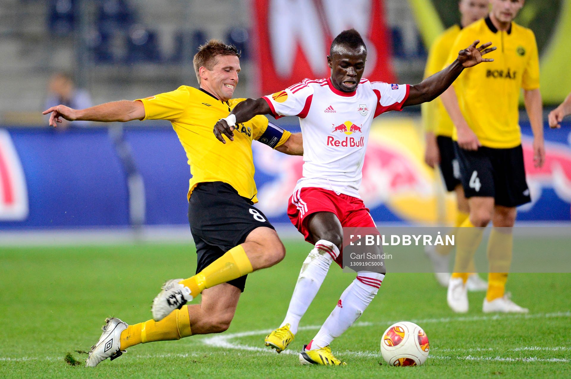 Elfsborgs Anders Svensson och Salzburgs Sadio Mané
