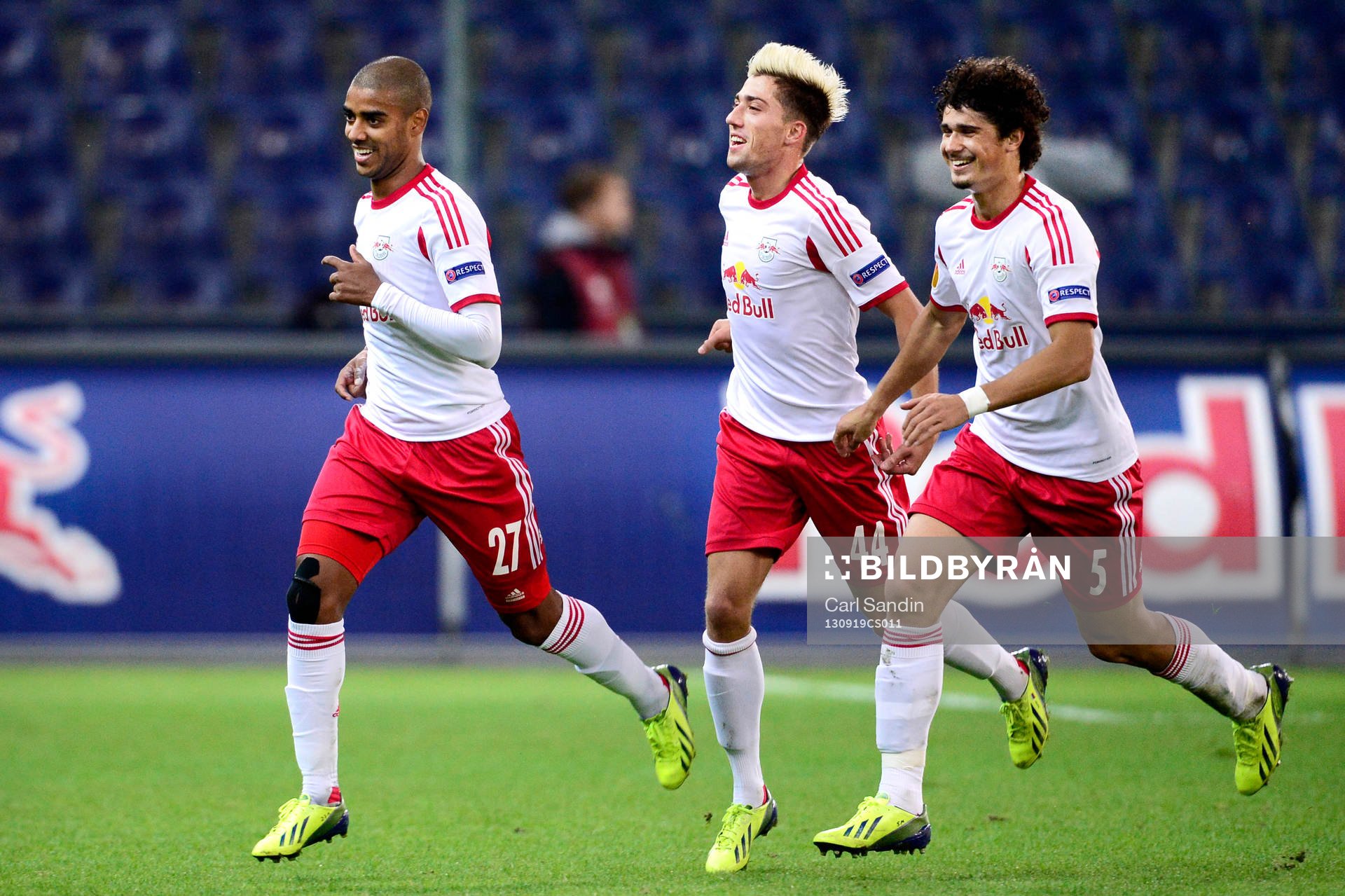 Salzburgs Alan jublar med Kevin Kampl och André Ramalho