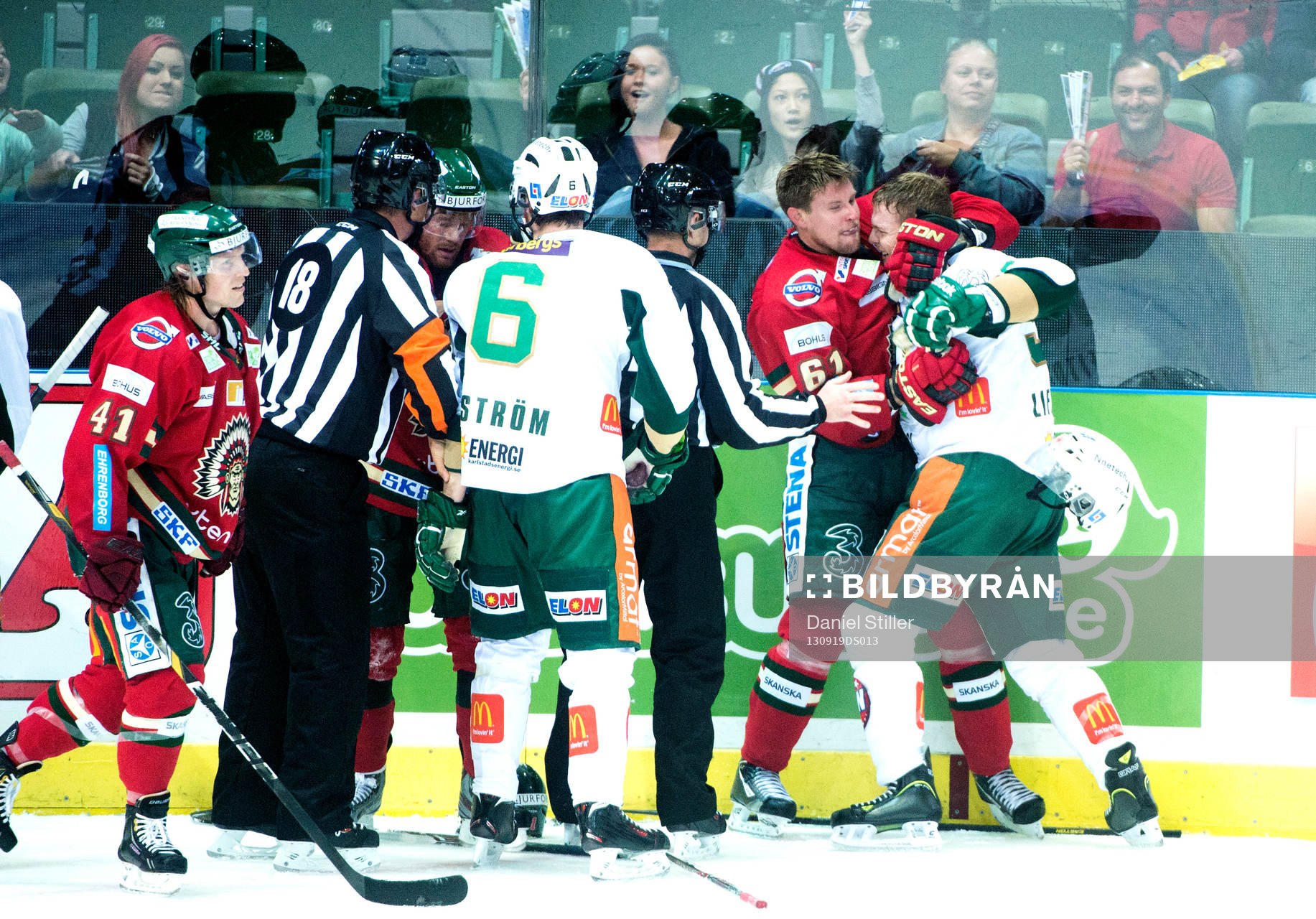 Frölundas Jonas Ahnelöv och Färjestads David Liffiton i