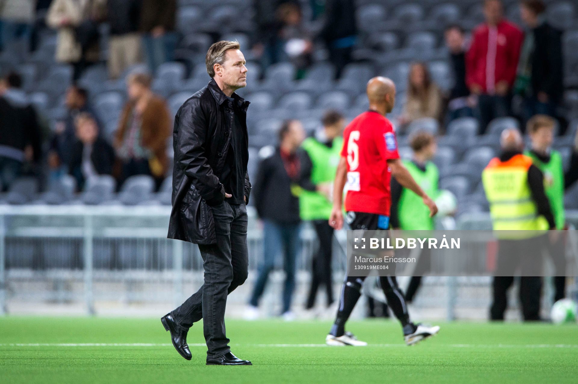 GAIS tränare Thomas Askebrand med tunga steg