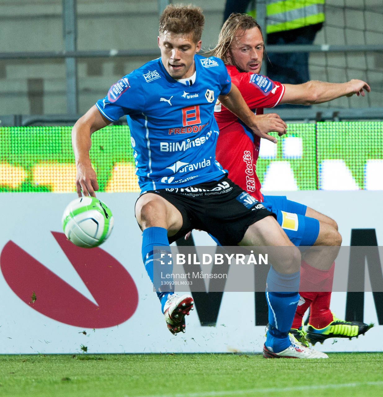 Mikael Boman, Halmstad, och Patrik Bojent, Öster, i