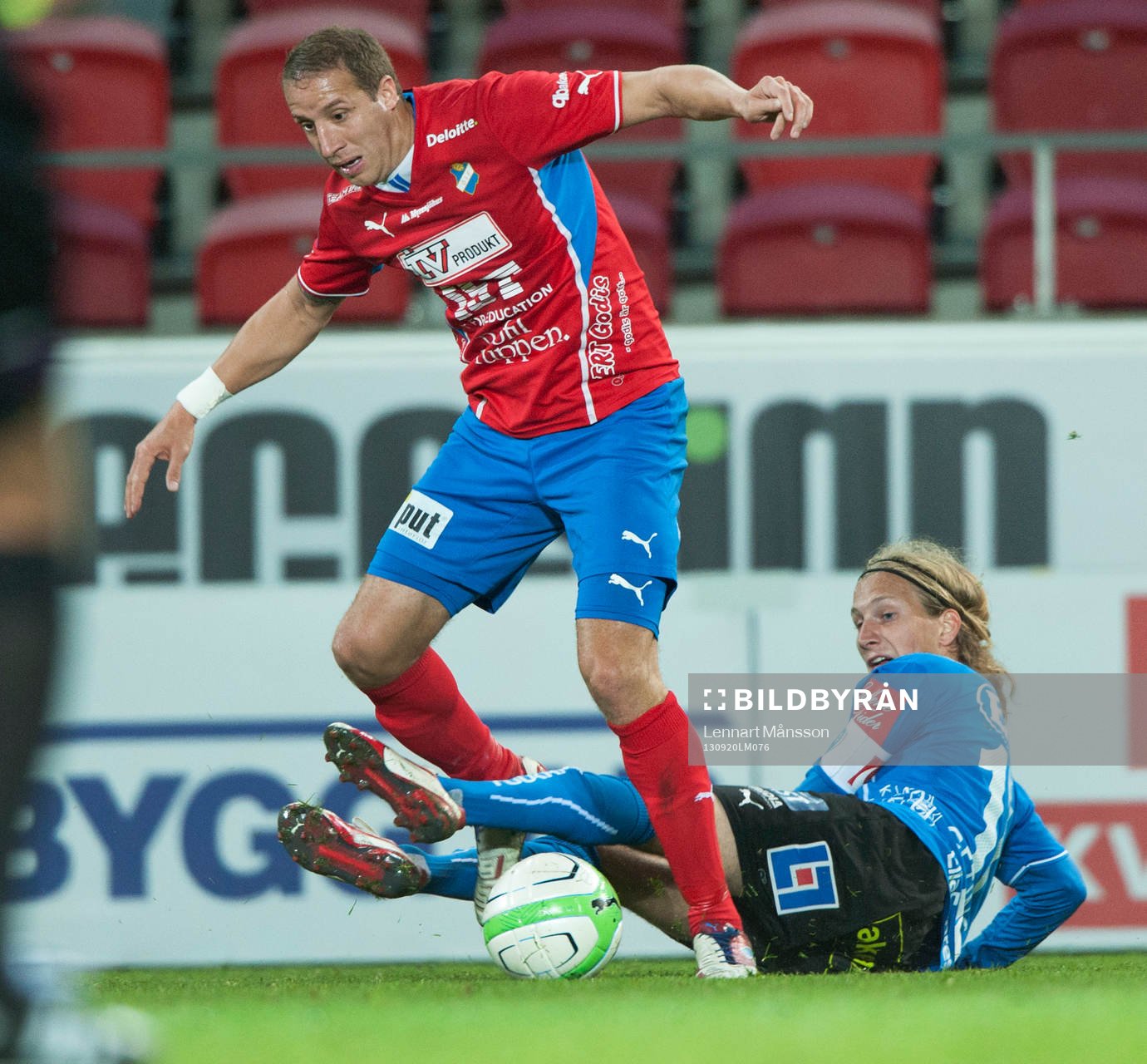 Oliver Silverholt, Halmstad, och Kenny Pavey, Öster, i
