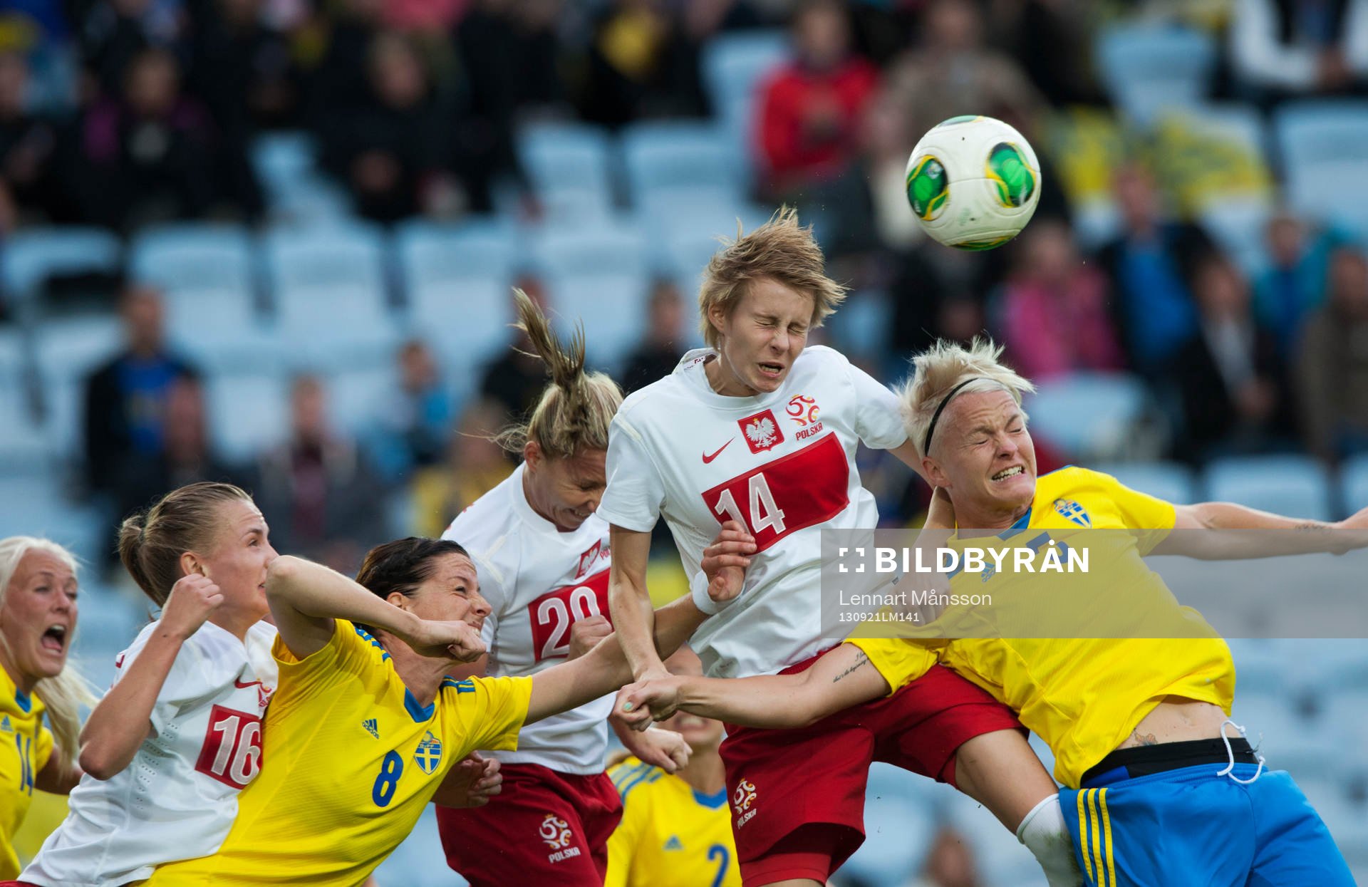 Nilla Fischer, Sverige, nickduellerar med Jolanta Siwinska,