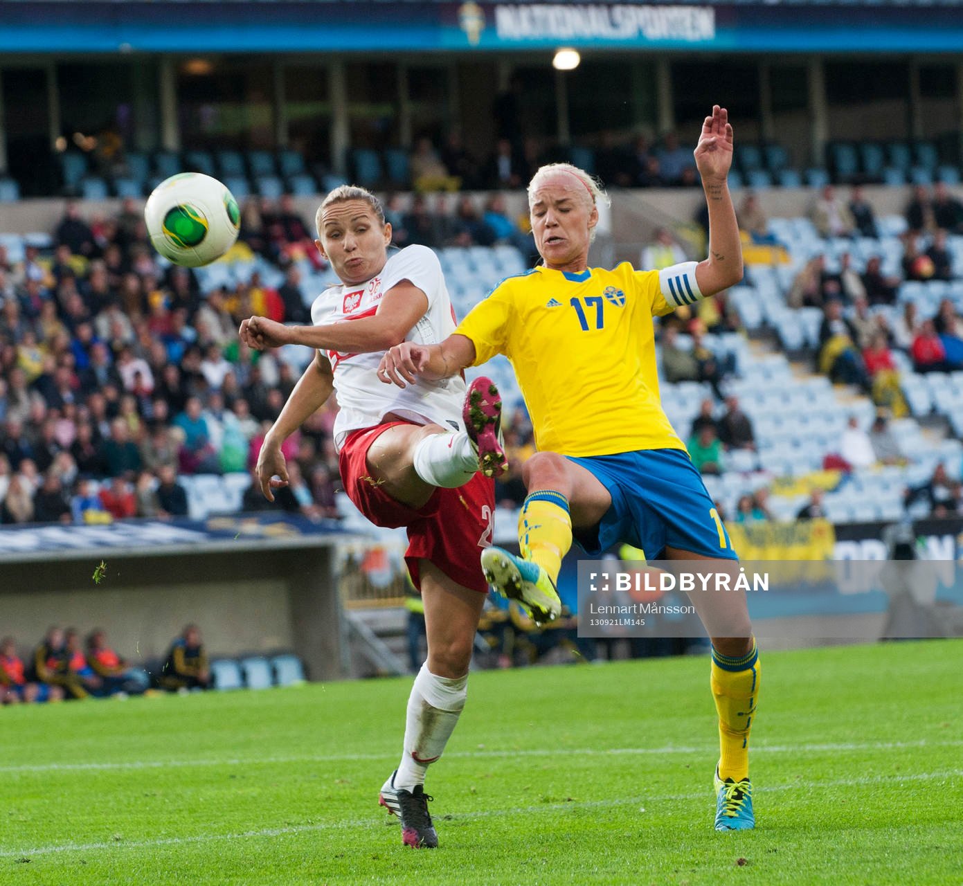 Caroline Seger, Sverige, och Patrycja Pozerska, Polen