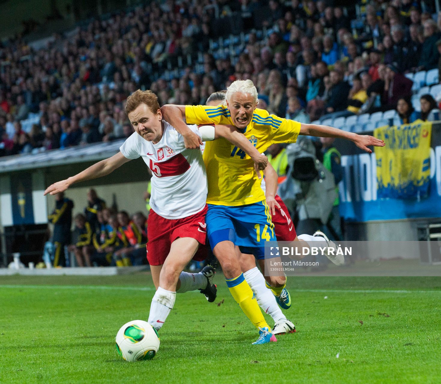 Josefine Öqvist, Sverige, brottas med Marta Stobba, Polen