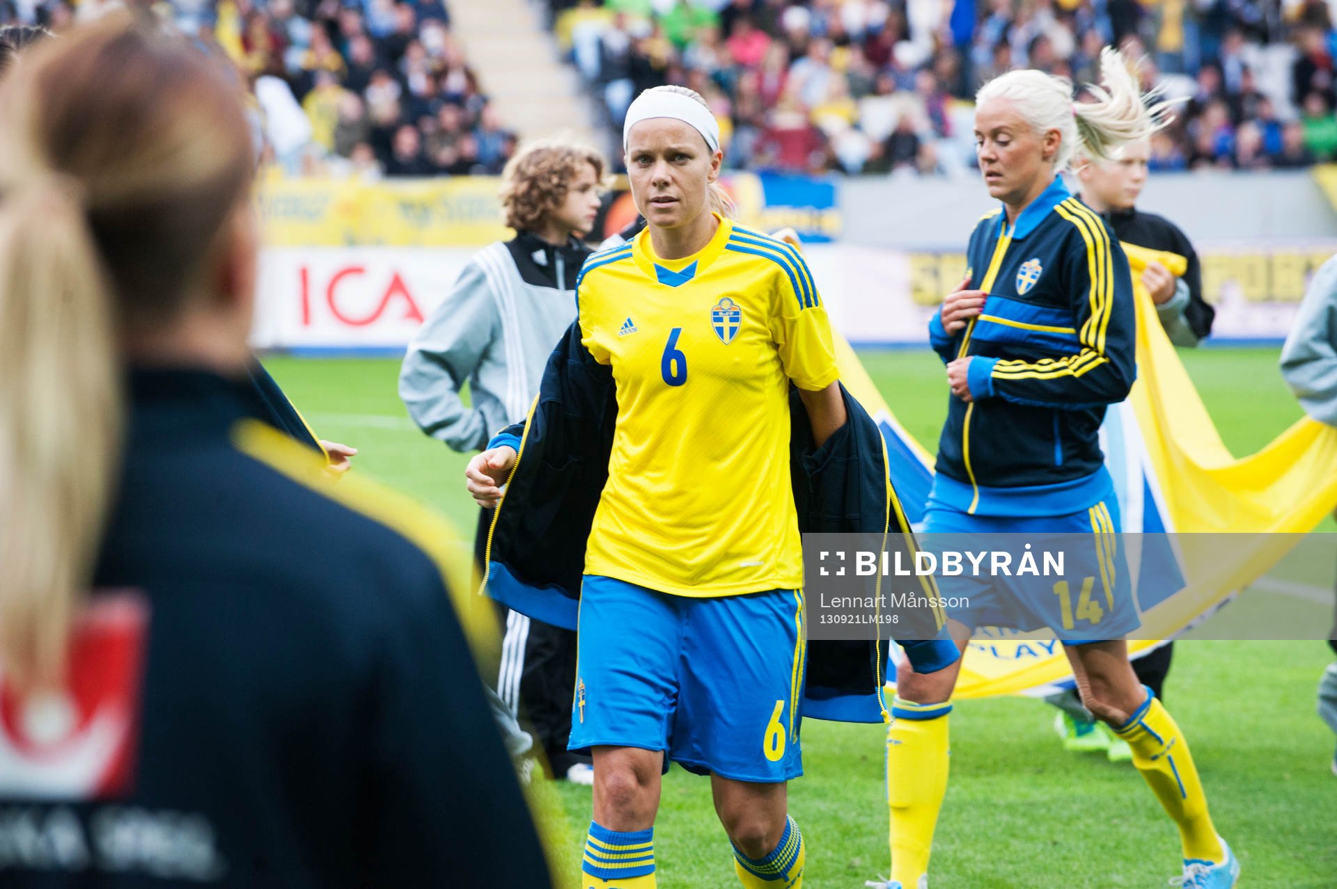 Dags för match, Sara Thunebro lämnar överdragsjackan