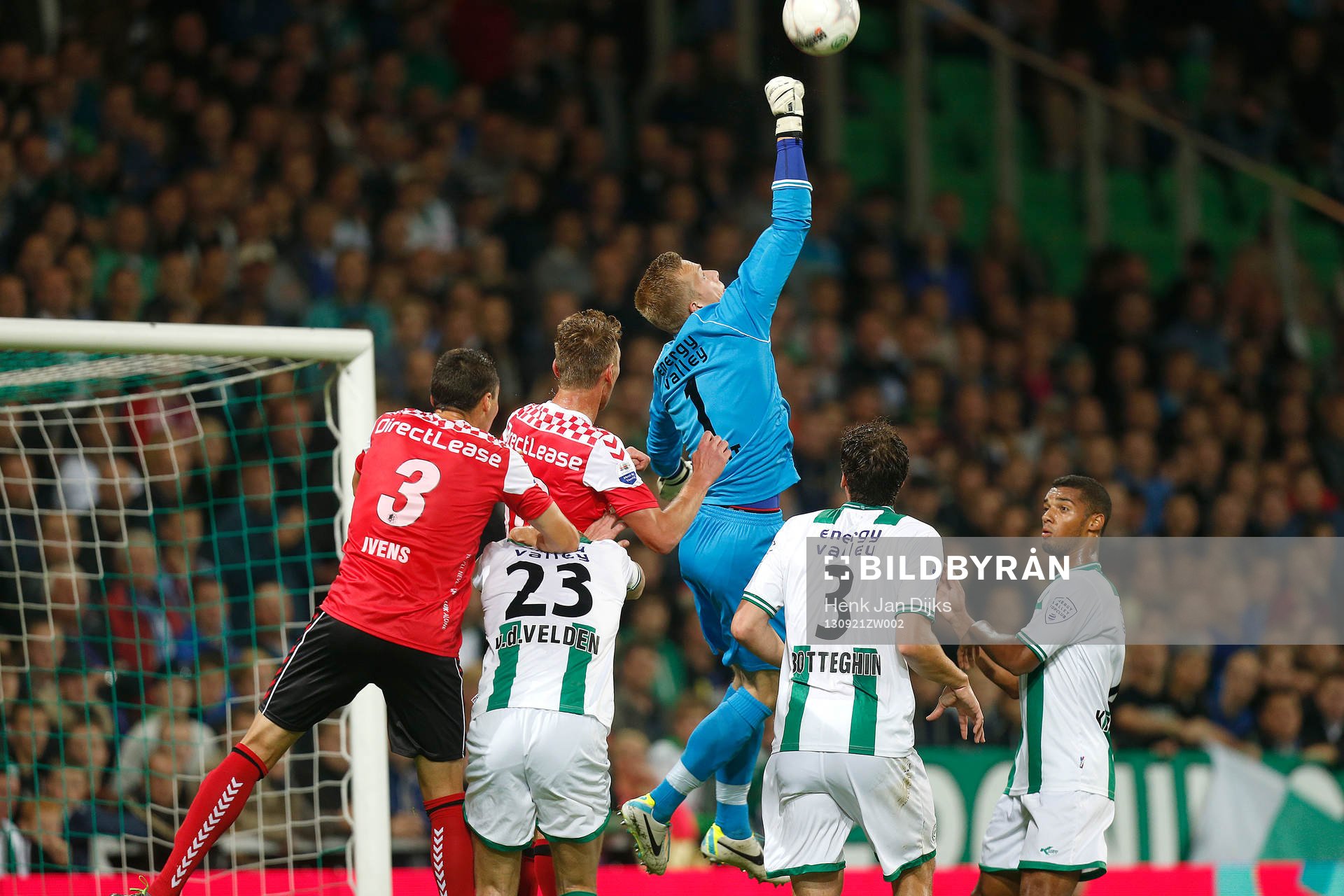  GRONINGEN - FC Groningen - RKC Waalwijk ,  Eredivisie, voetbal, seizoen 2013-2014, De Euroborg ,  21-09-2013, redding van FC Groningen doelman Marco Bizot.