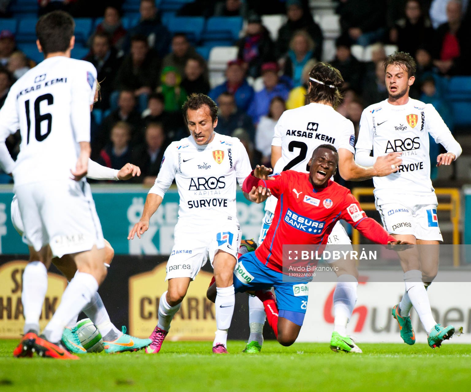 Helsingborgs David Accam dras ner i straffområde