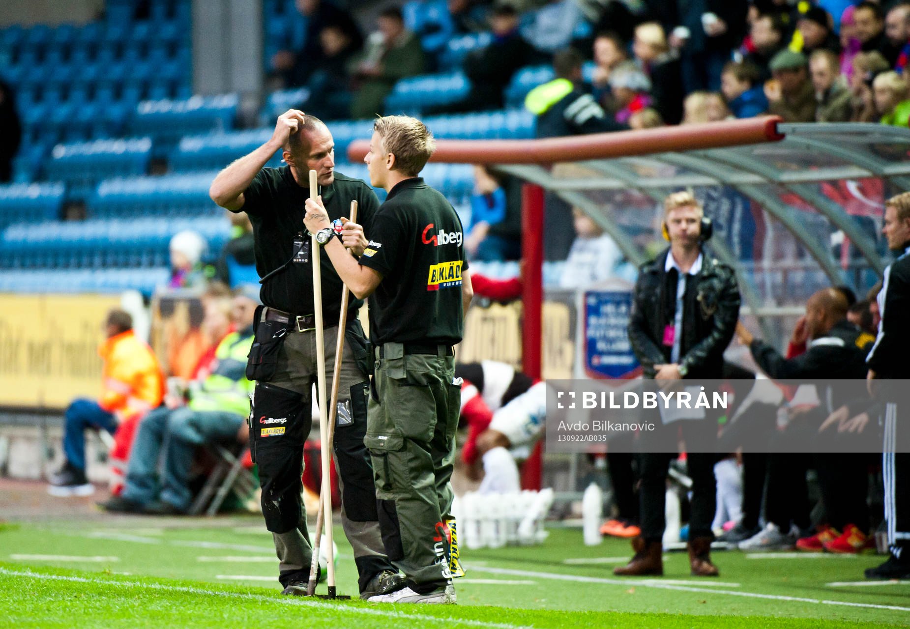 Olympia personal har justerat  fotbollsplan