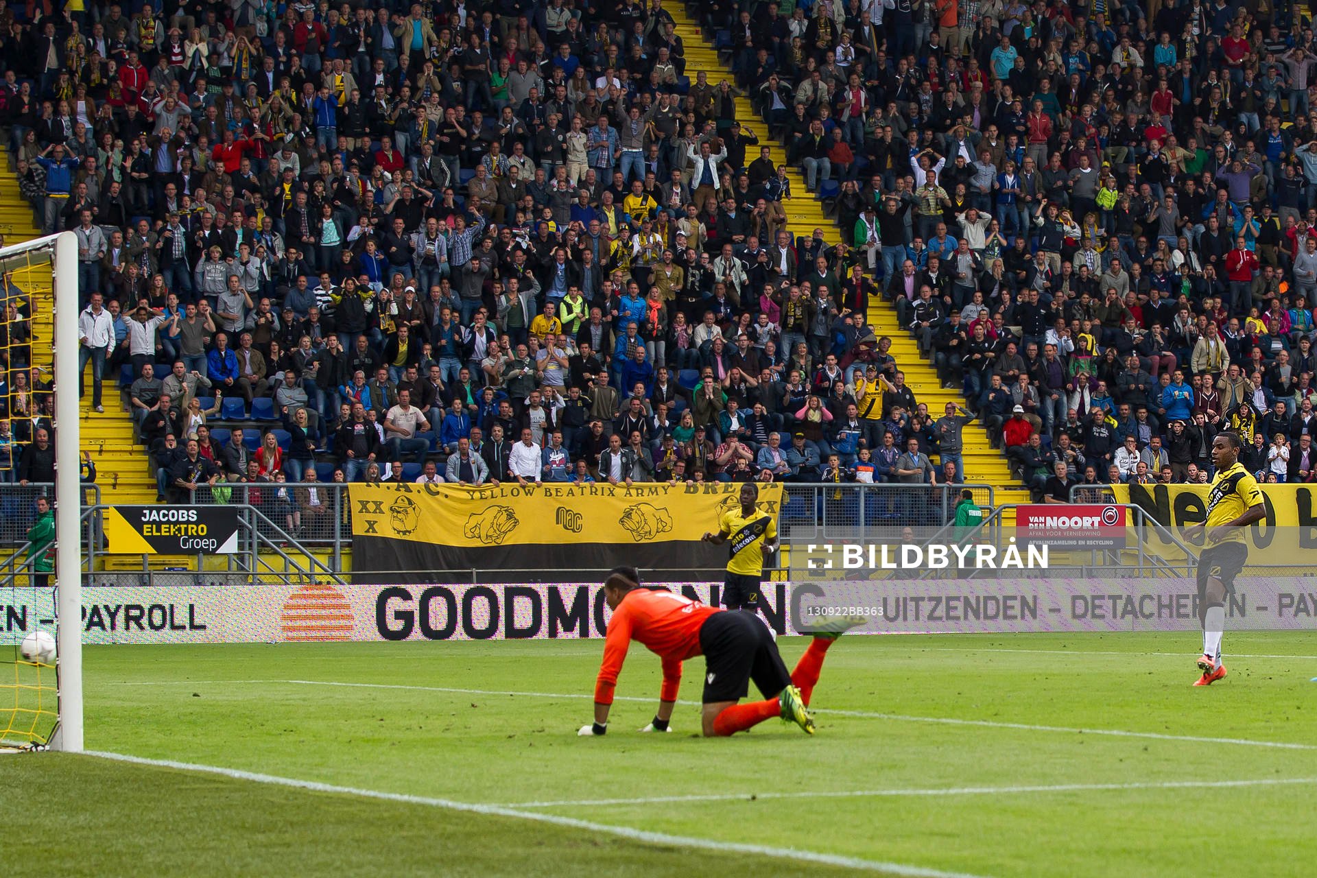 BREDA - NAC Breda - AZ , Eredivisie , 22-09-2013 , Voetbal