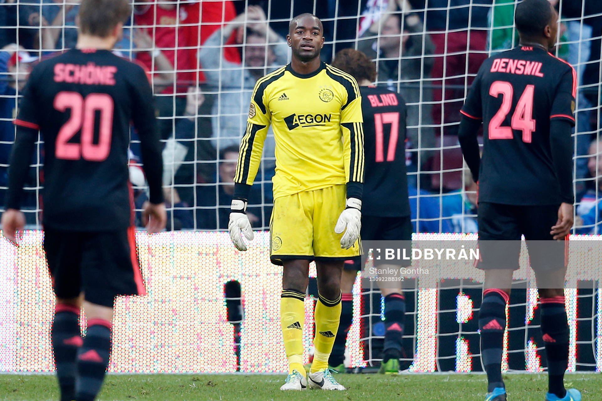 EINDHOVEN, 22-09-2013 Philips Stadion , Eredivisie Voetbal , seizoen 2013 / 2014 , PSV - Ajax 4-0. Kenneth Vermeer speelde een cruciale rol met een aantal ballen die hij los liet waaruit PSV scoorde