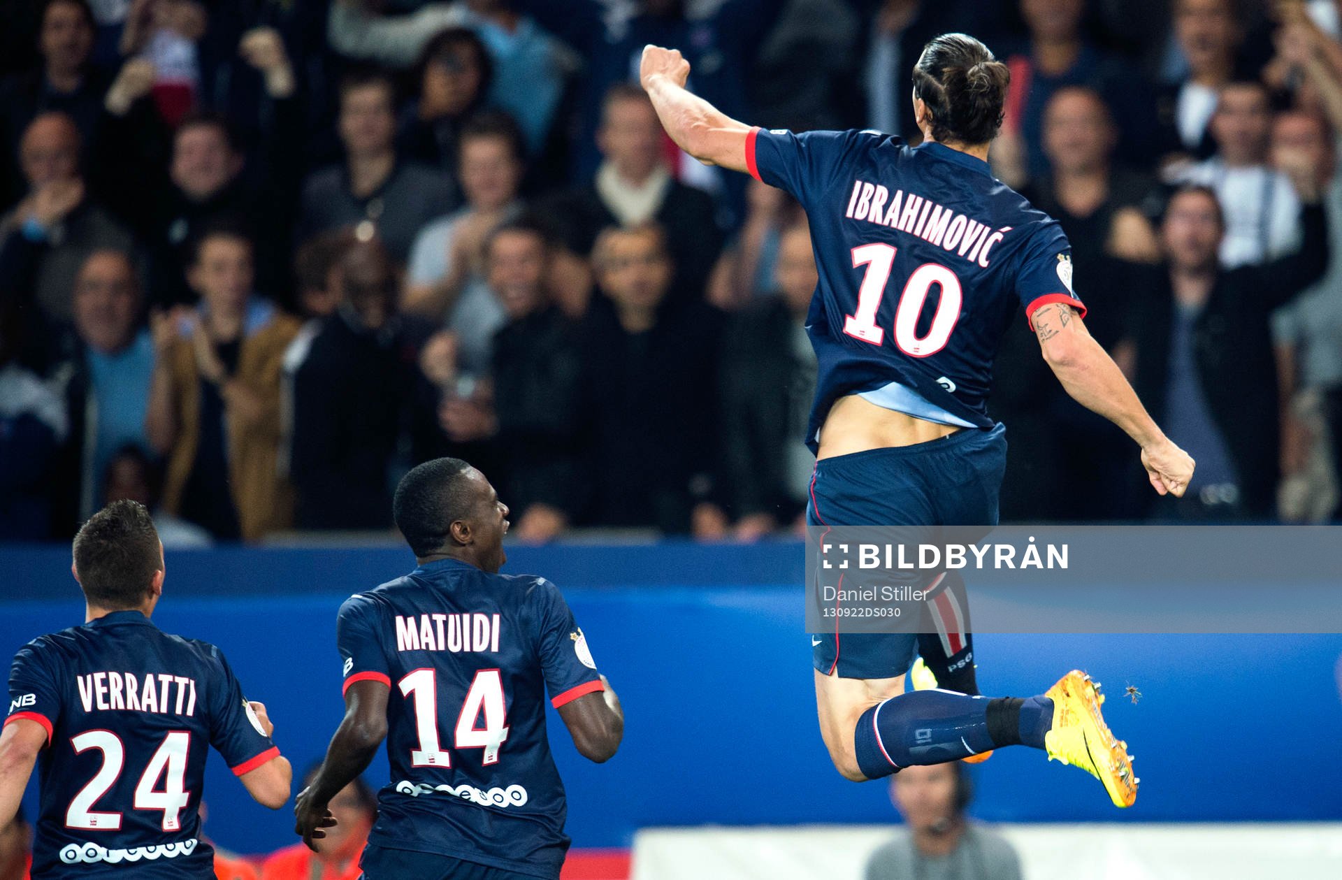 Zlatan Ibrahimovic gör 1-0 och jublar