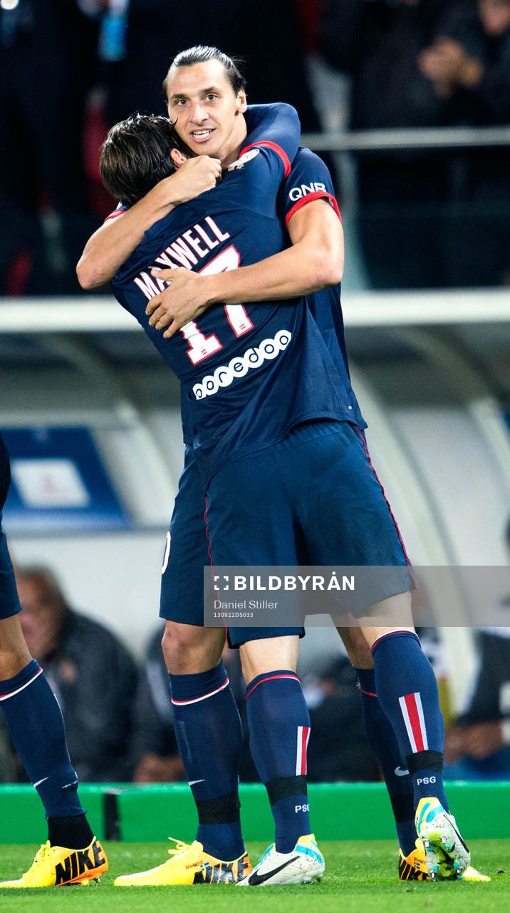 Zlatan Ibrahimovic gör 1-0 och jublar