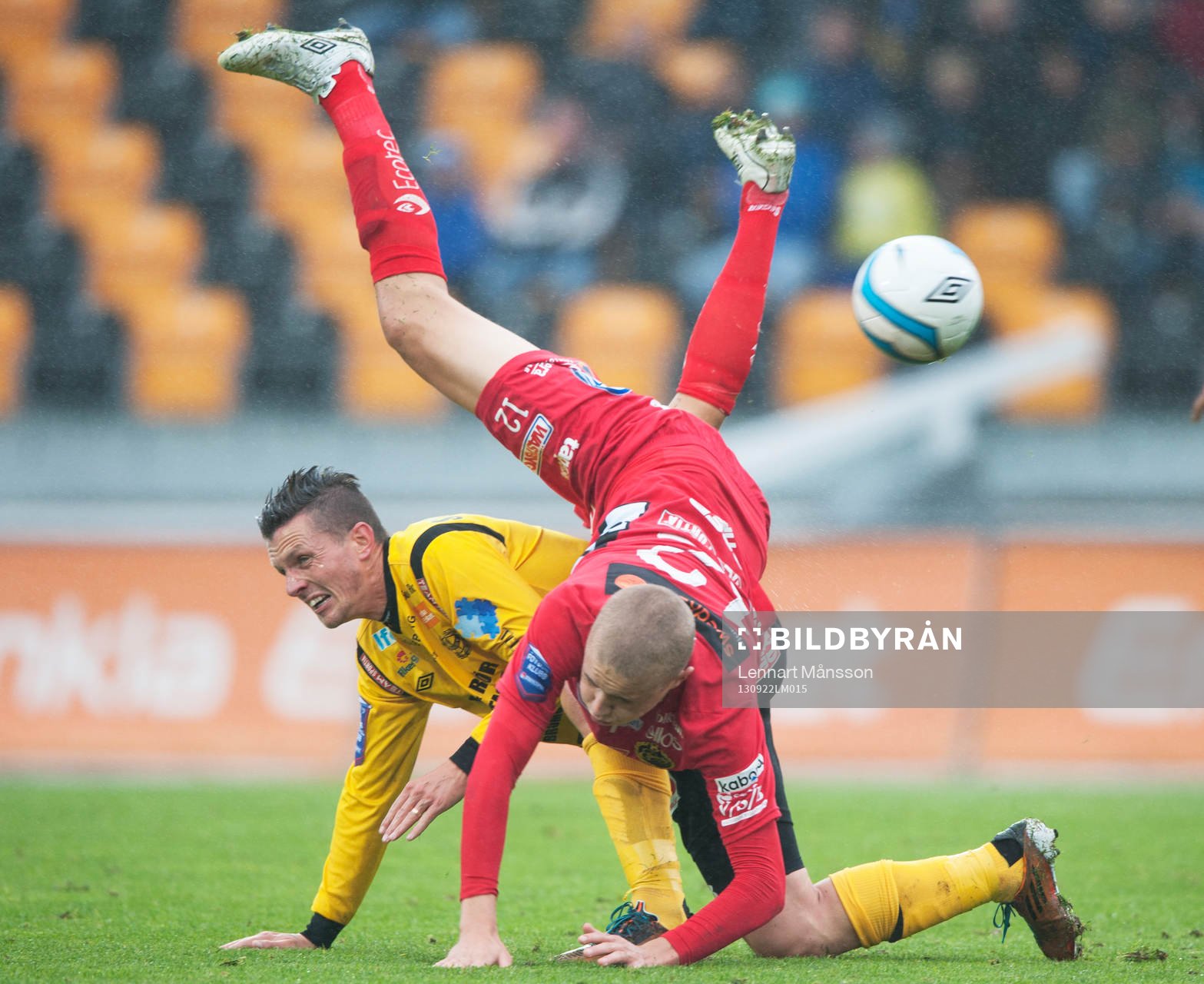 Fotboll, allsvenskan, Mjällby - Elfsborg: Kristian Haynes och Mjällby vände upp och ner på Sebastian Holmén och Elfsborg