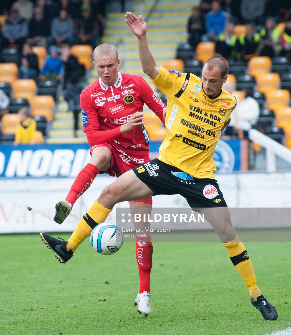 Fotboll, allsvenskan, Mjällby - Elfsborg: Målskytten Sebastian Holmén, Elfsborg och 2-målsskytten Pär Ericsson, Mjällby
