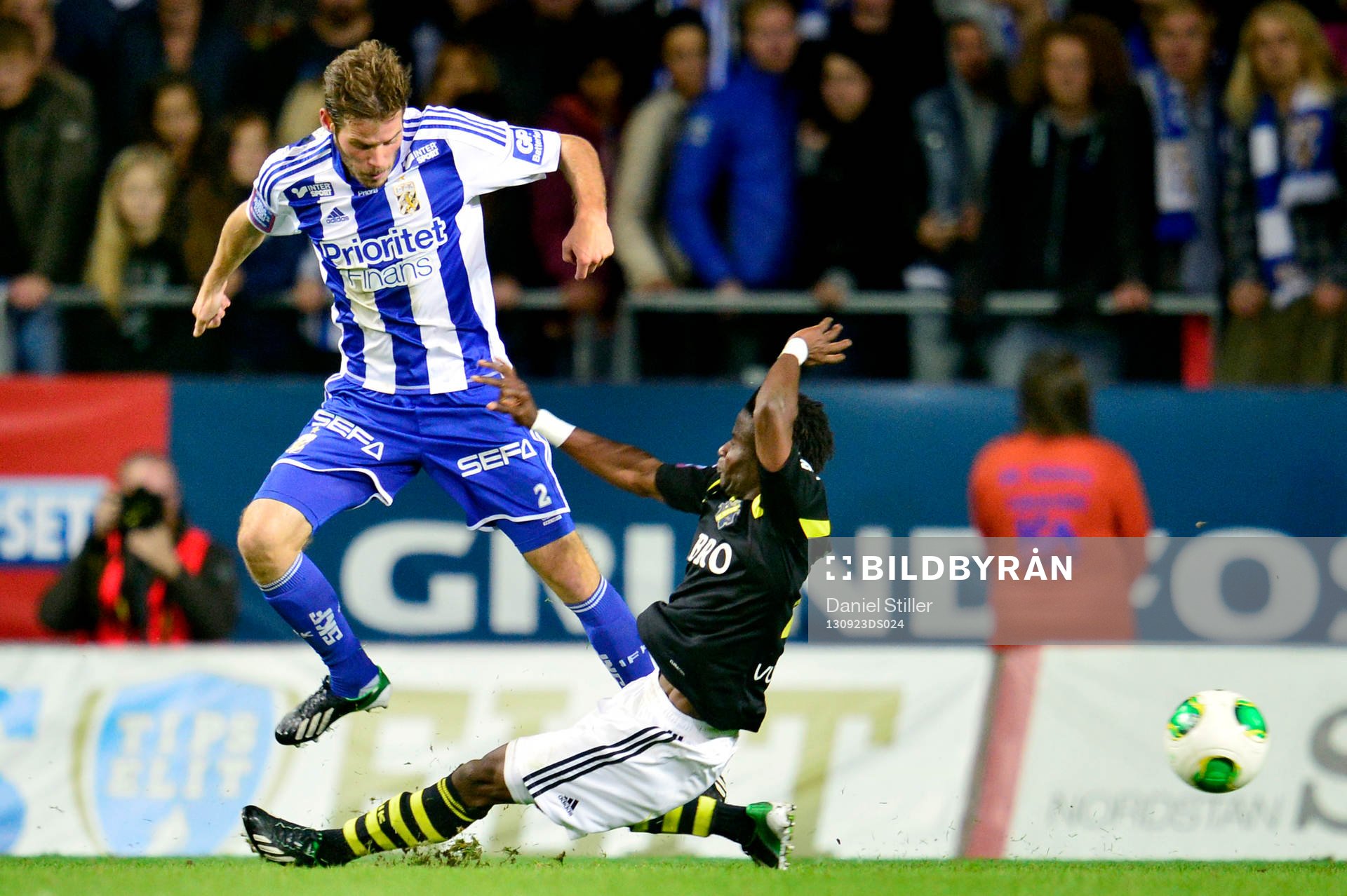 AIKs Kennedy Igboananike kapar IFK Göteborgs Emil