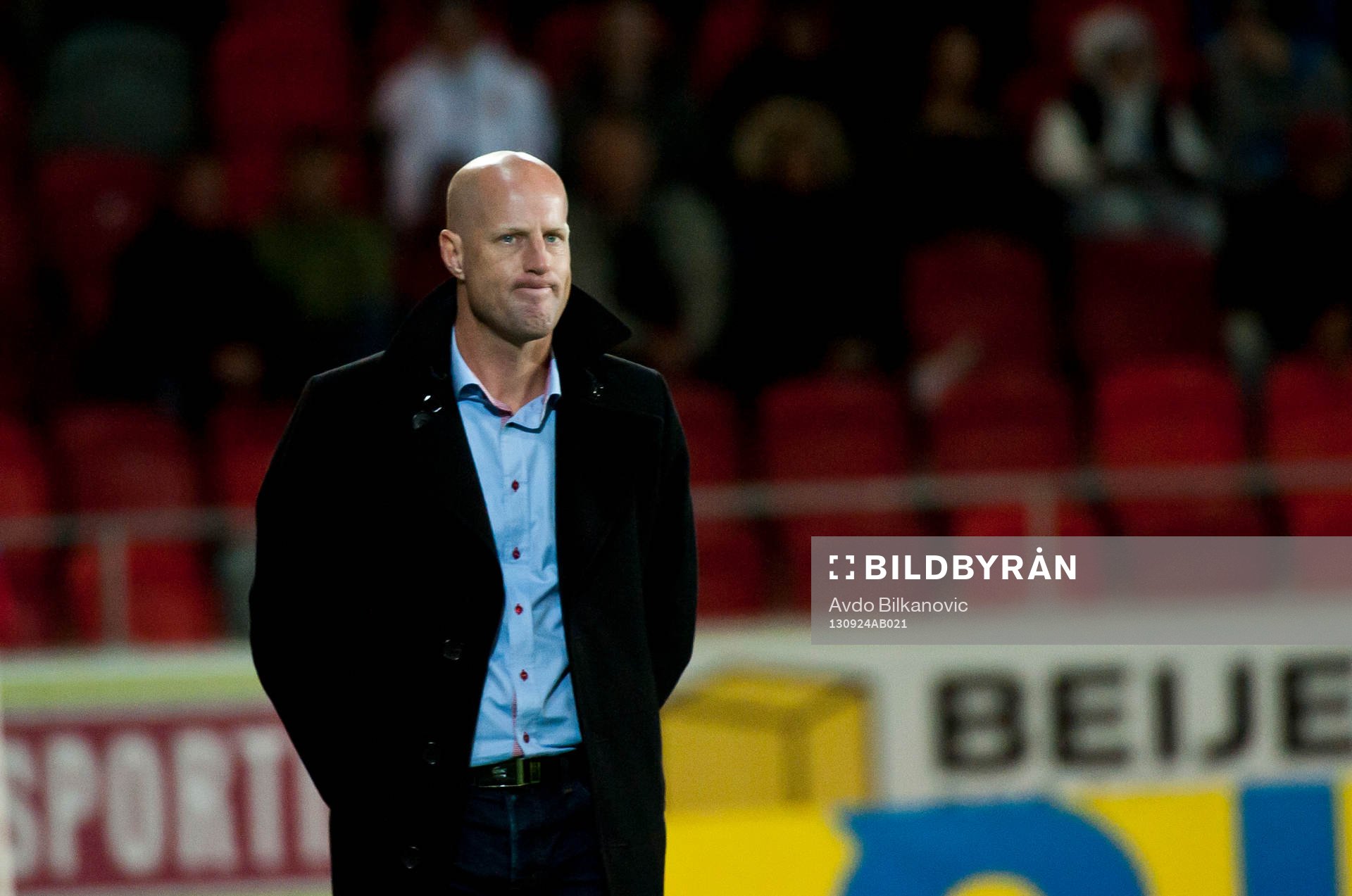 s tränare Andreas Thomsson deppar
