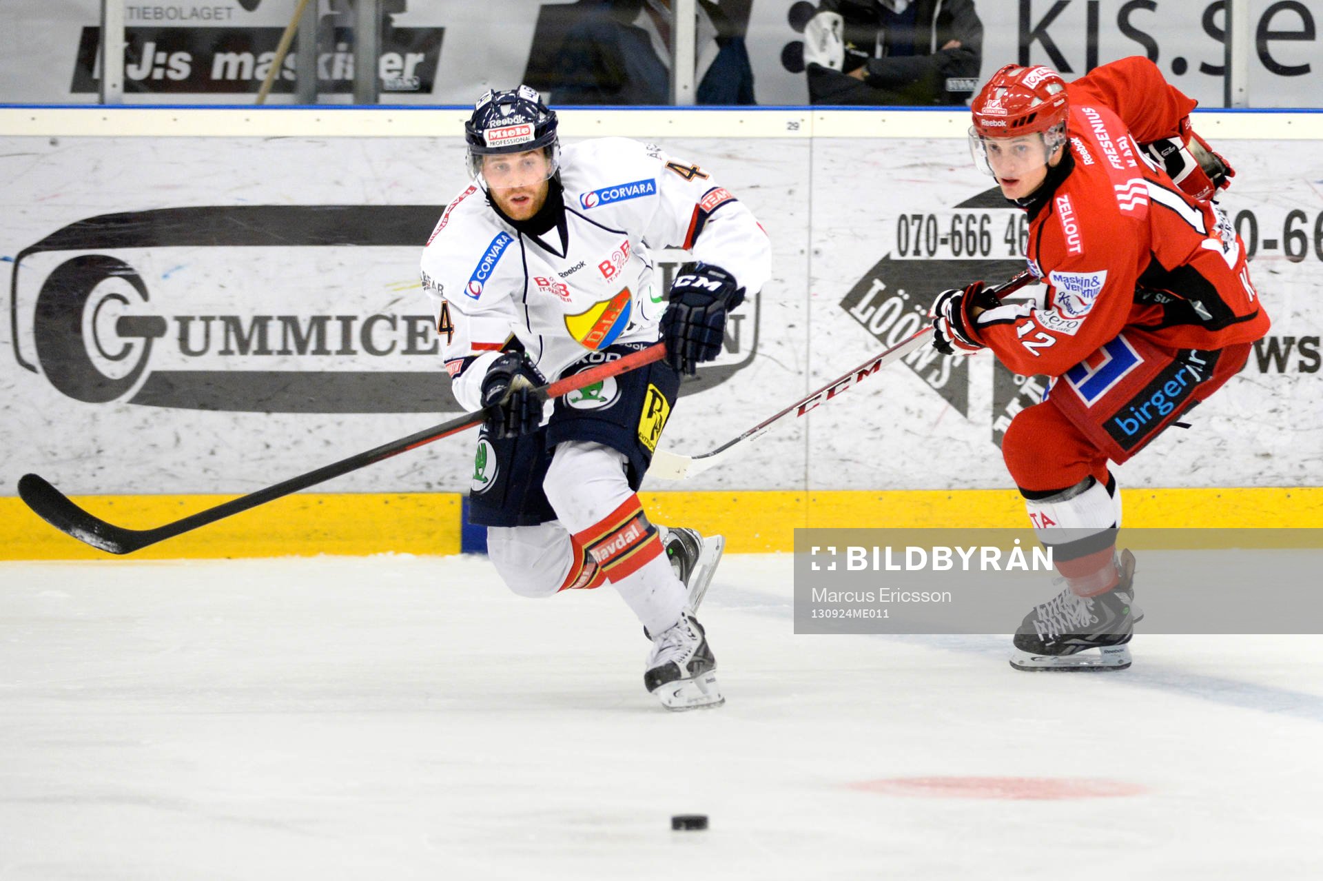 Djurgårdens Mattias Guter och Almtunas Martin Karlsson