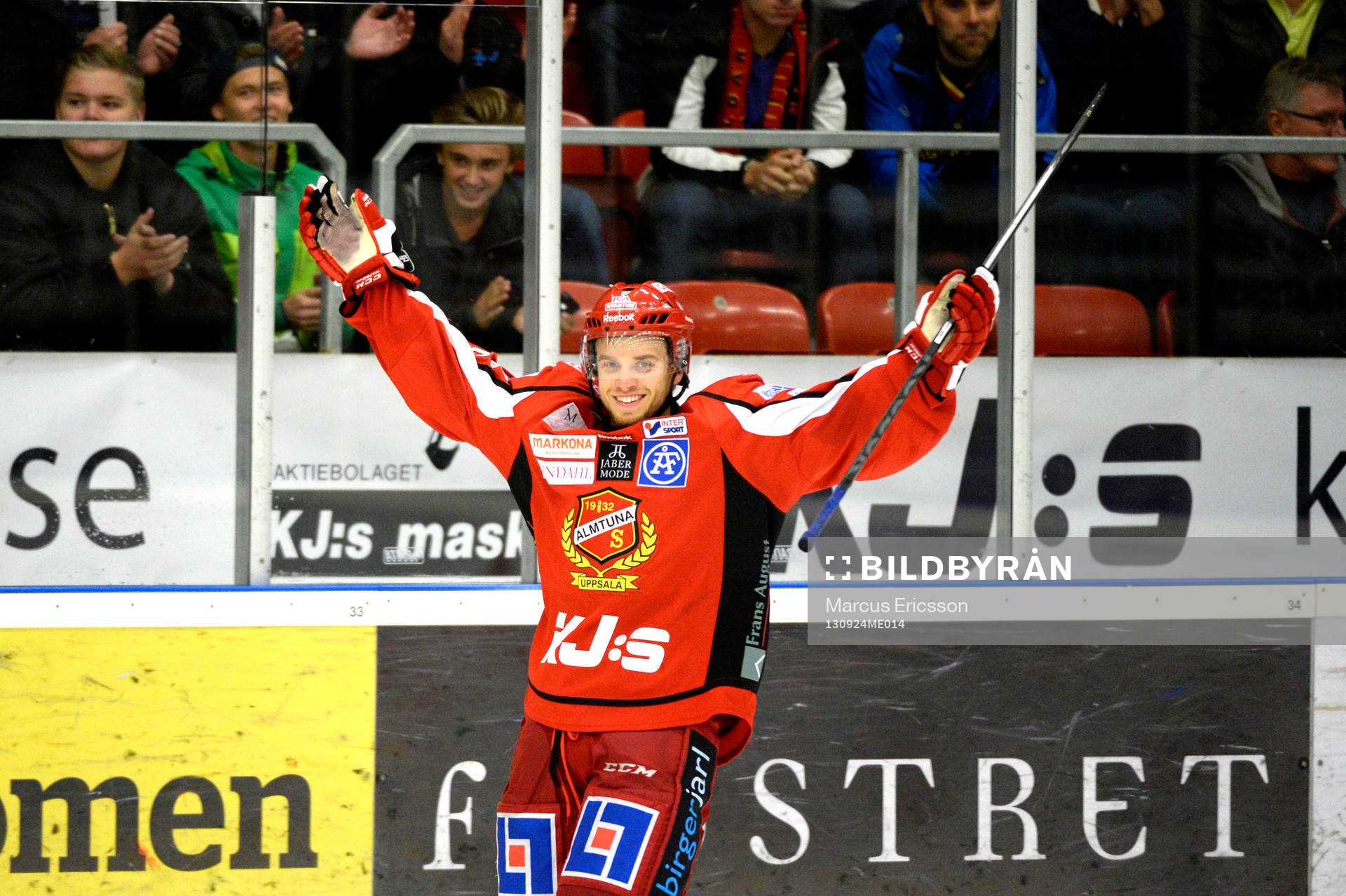 Almtunas Victor Rollin-Carlsson jublar