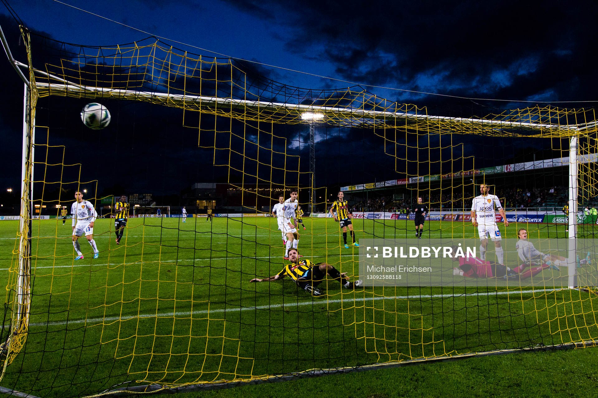 Häckens Mikolaj Lebedynski gör 1-0