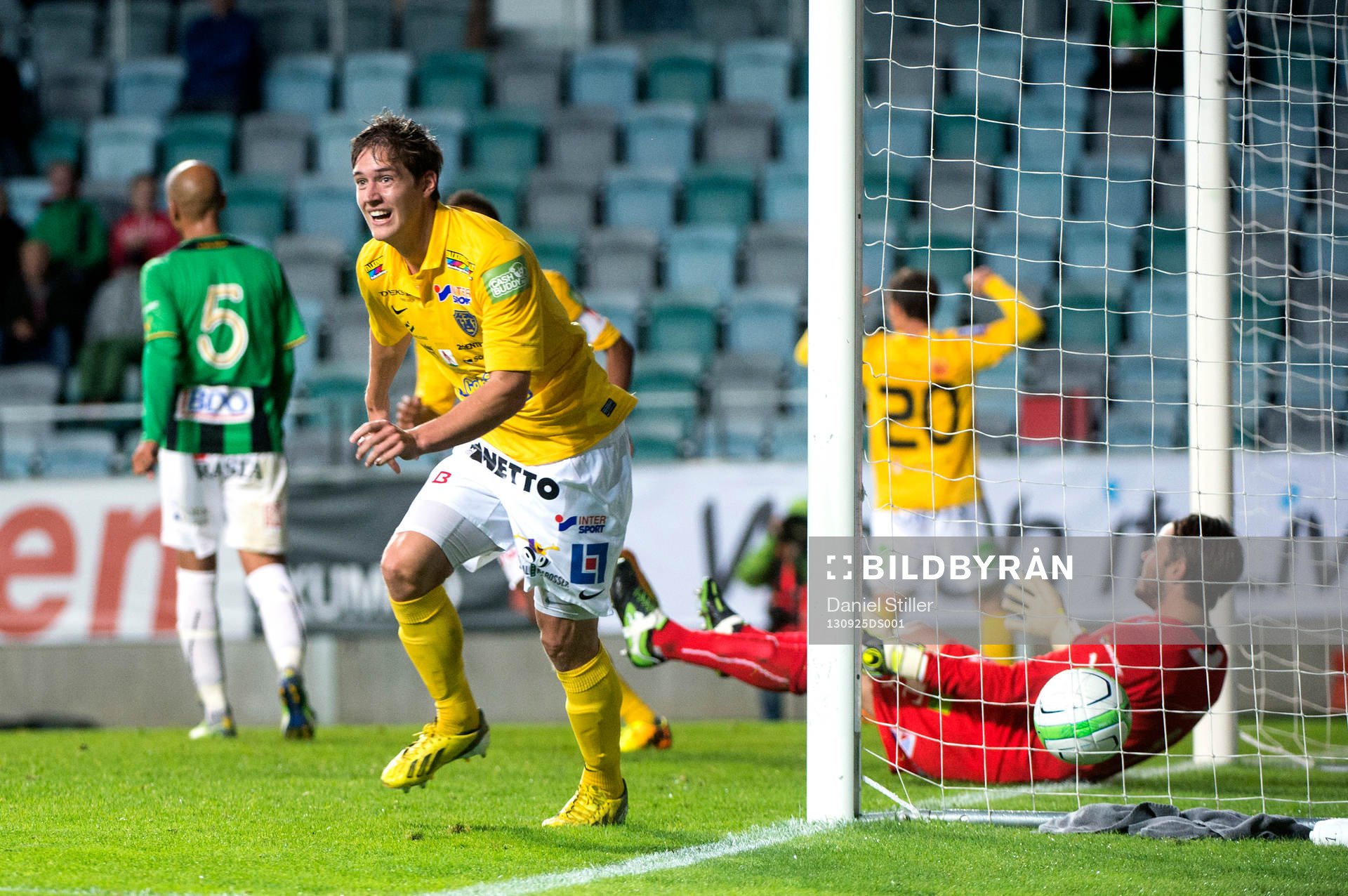 Falkenbergs Victor Sköld jublar