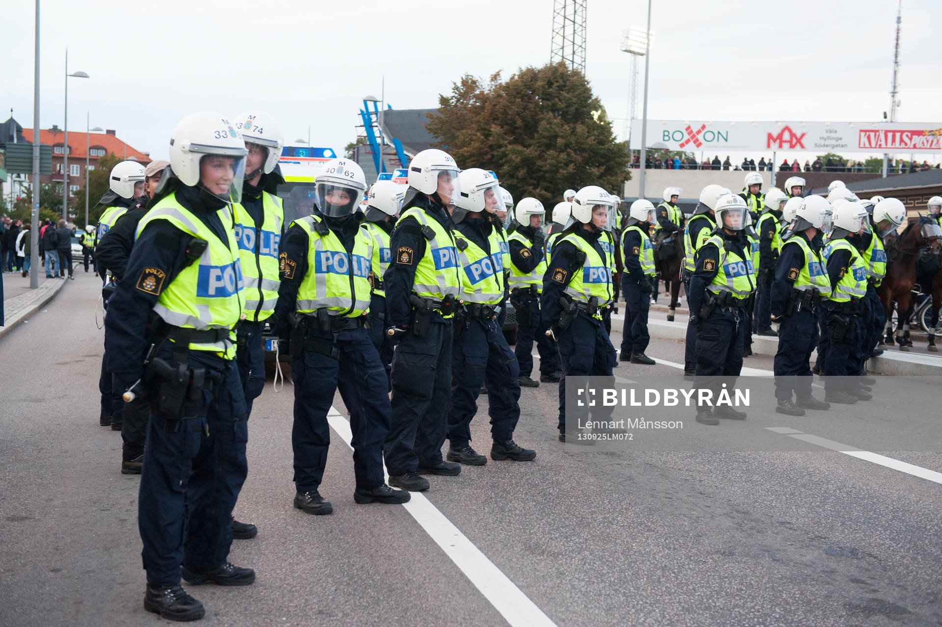 Stort polisuppbåd utanför Olympia