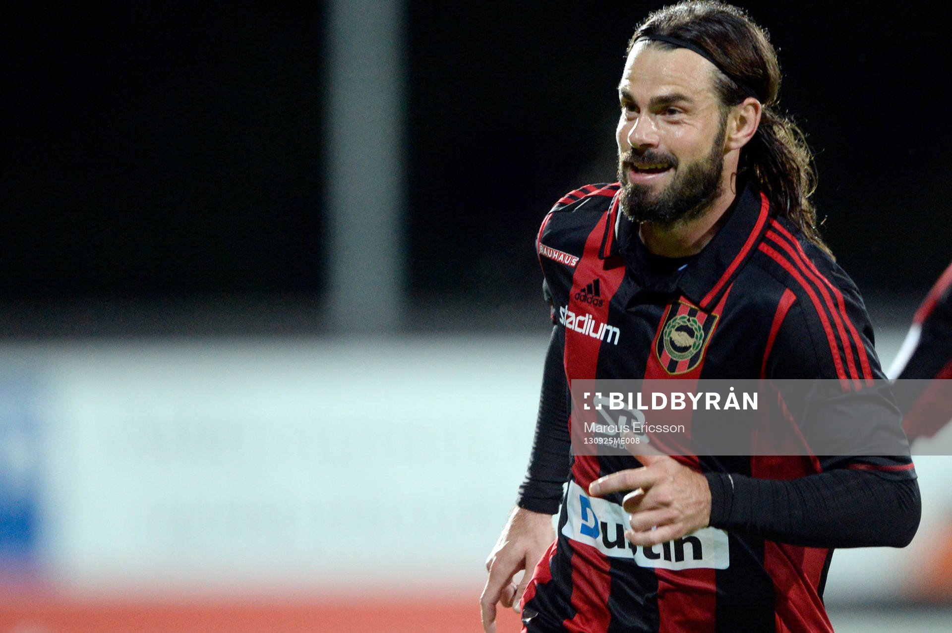 Brommapojkarnas Andreas Eriksson, jublar