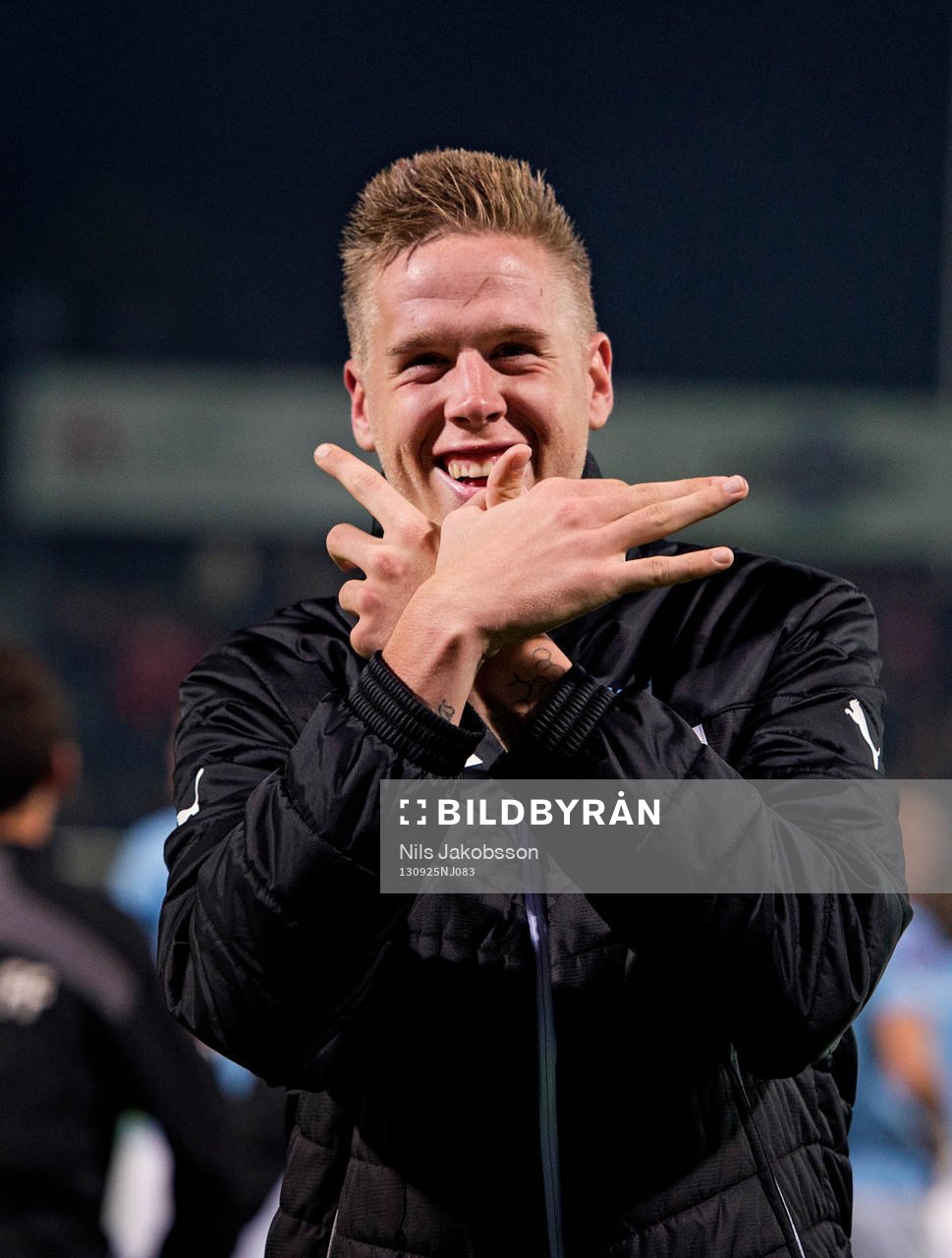 Malmös Pontus Jansson gör en målgest